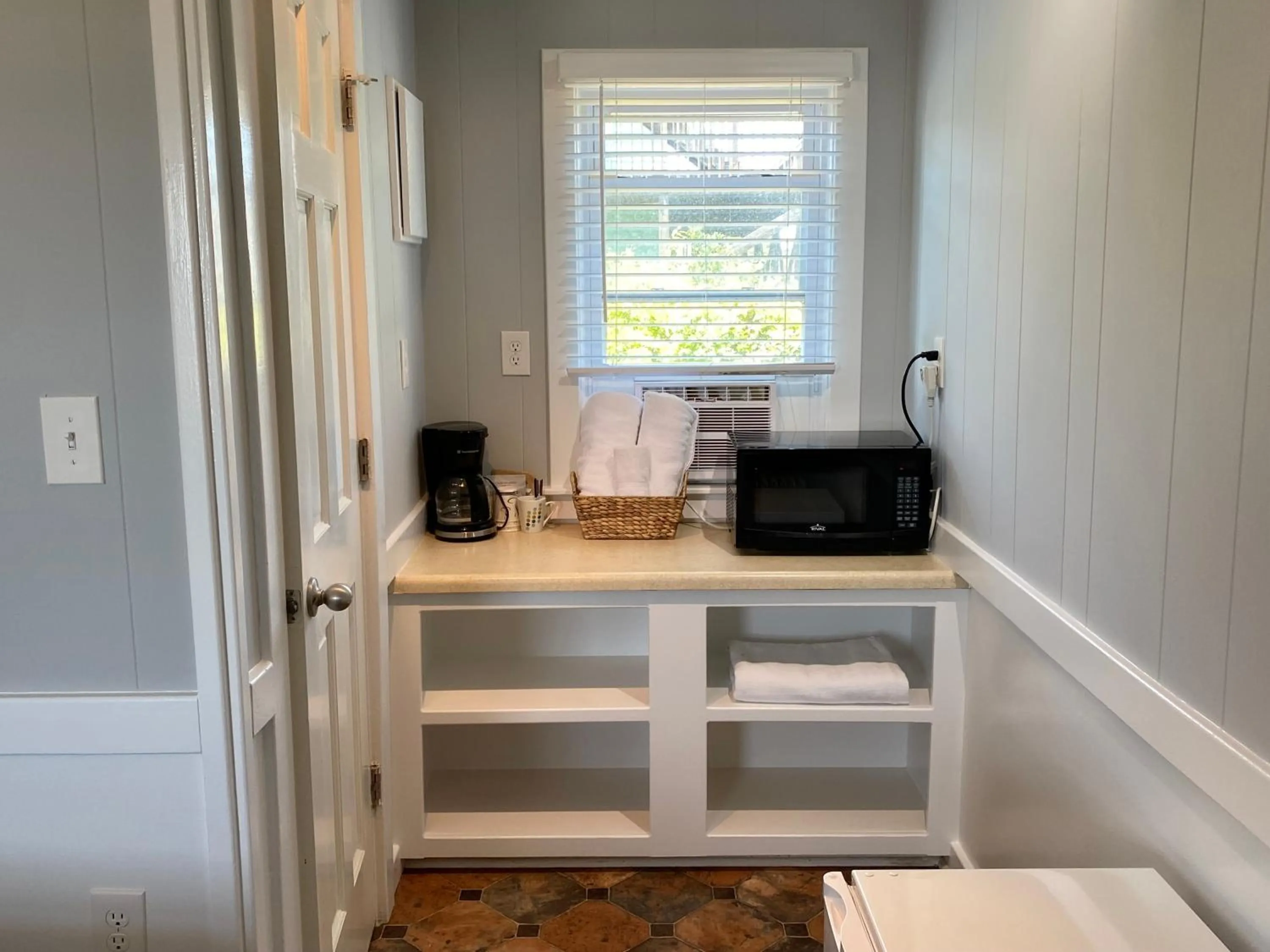Coffee/tea facilities in Tower Circle Motel