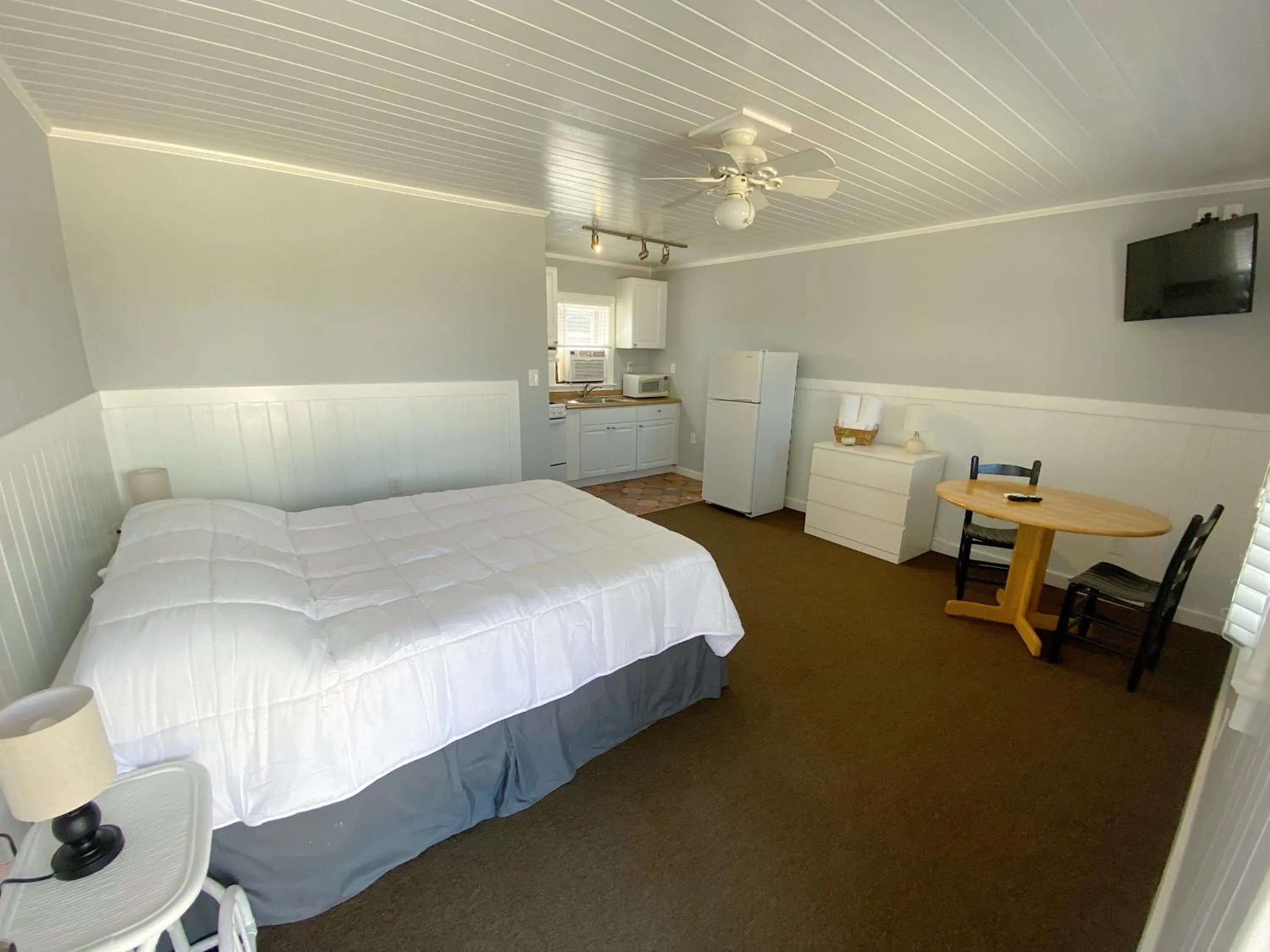 Bed in Tower Circle Motel