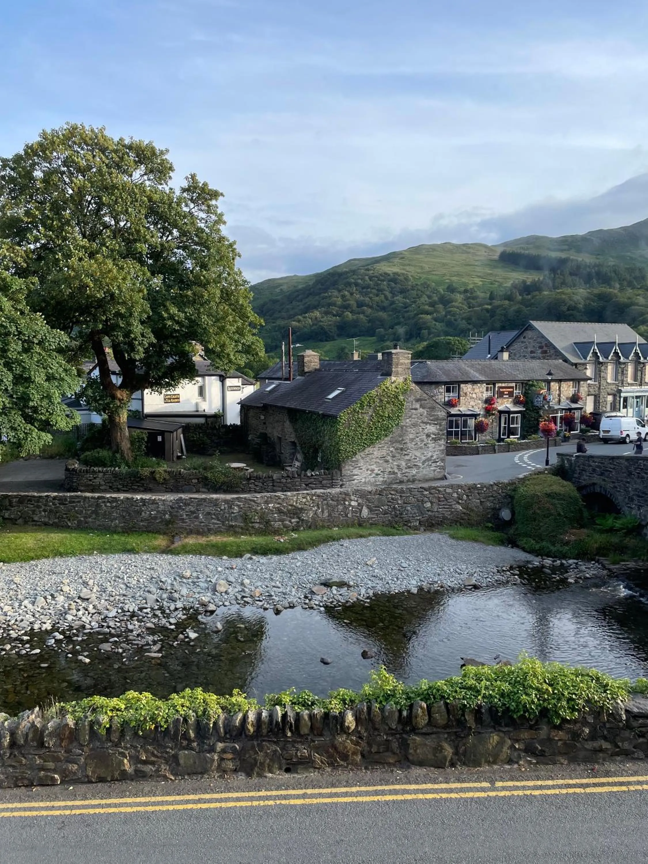 Day in Prince Llewelyn Hotel