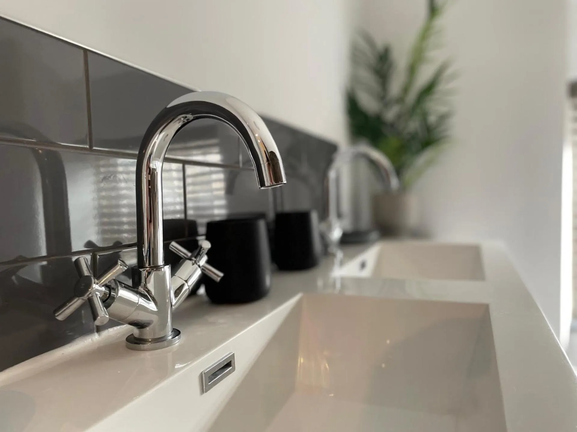 Bathroom in Prince Llewelyn Hotel