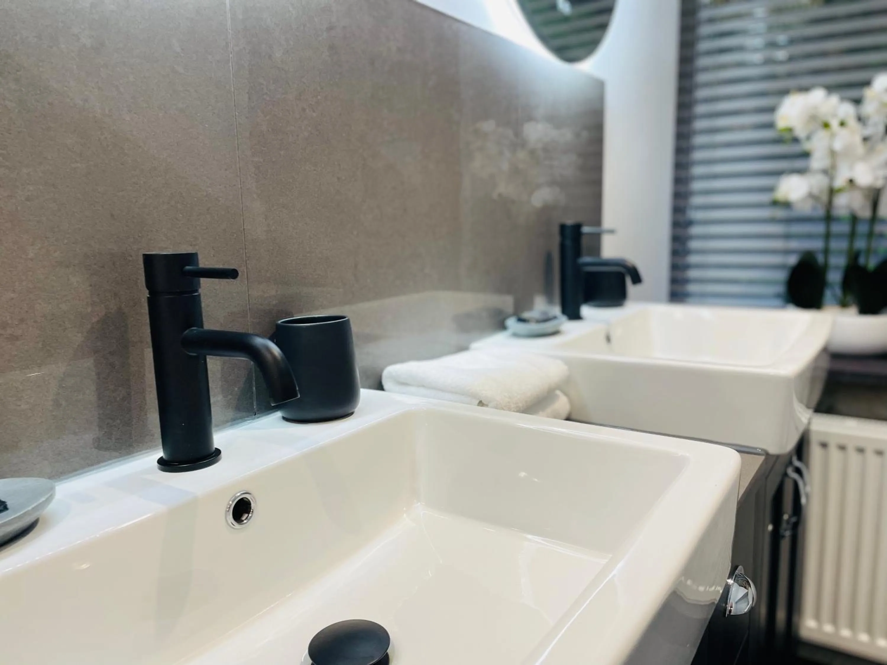 Bathroom in Prince Llewelyn Hotel