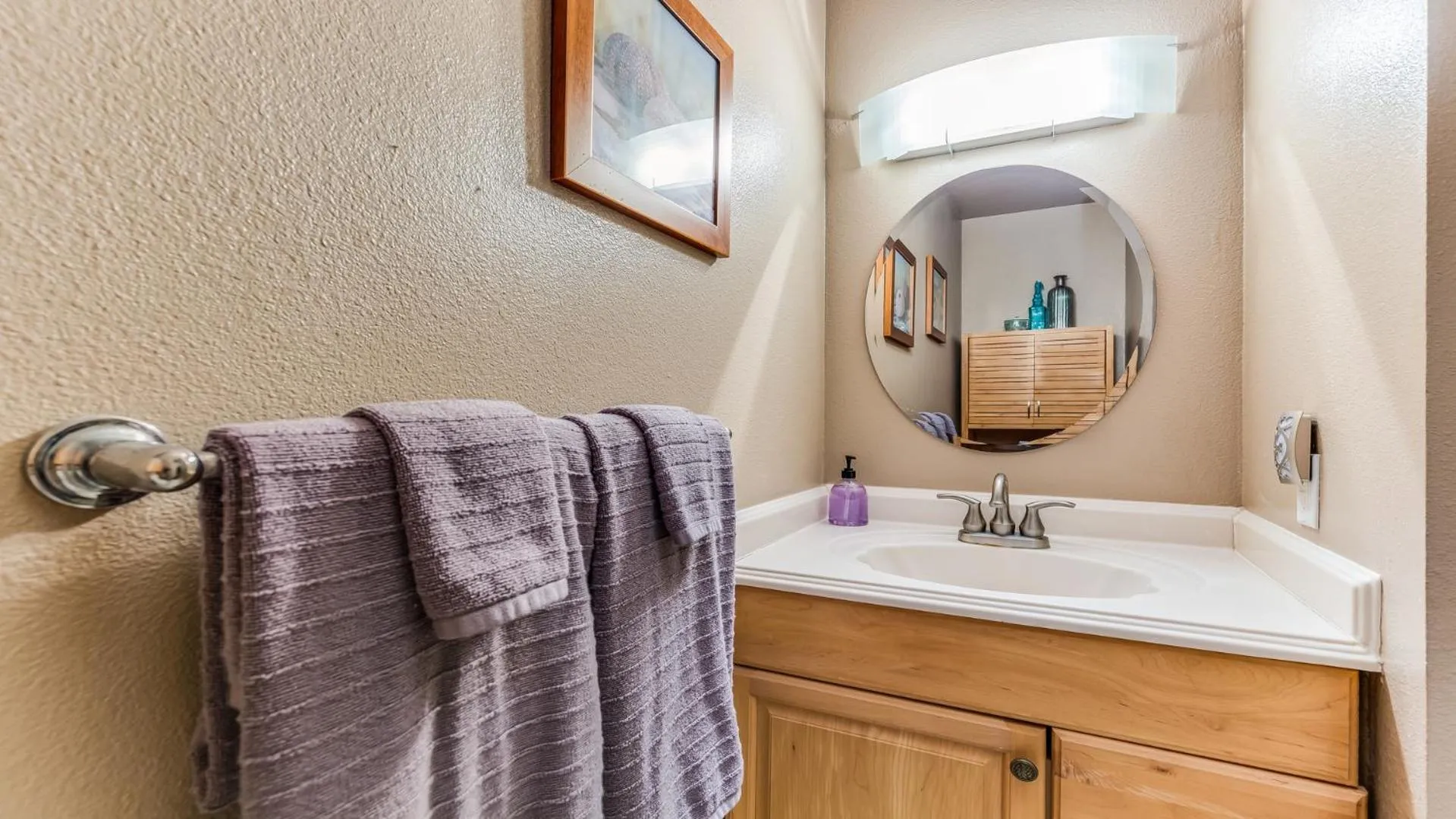 Bathroom in Beach Cozy North Shore Turtle Bay Condo