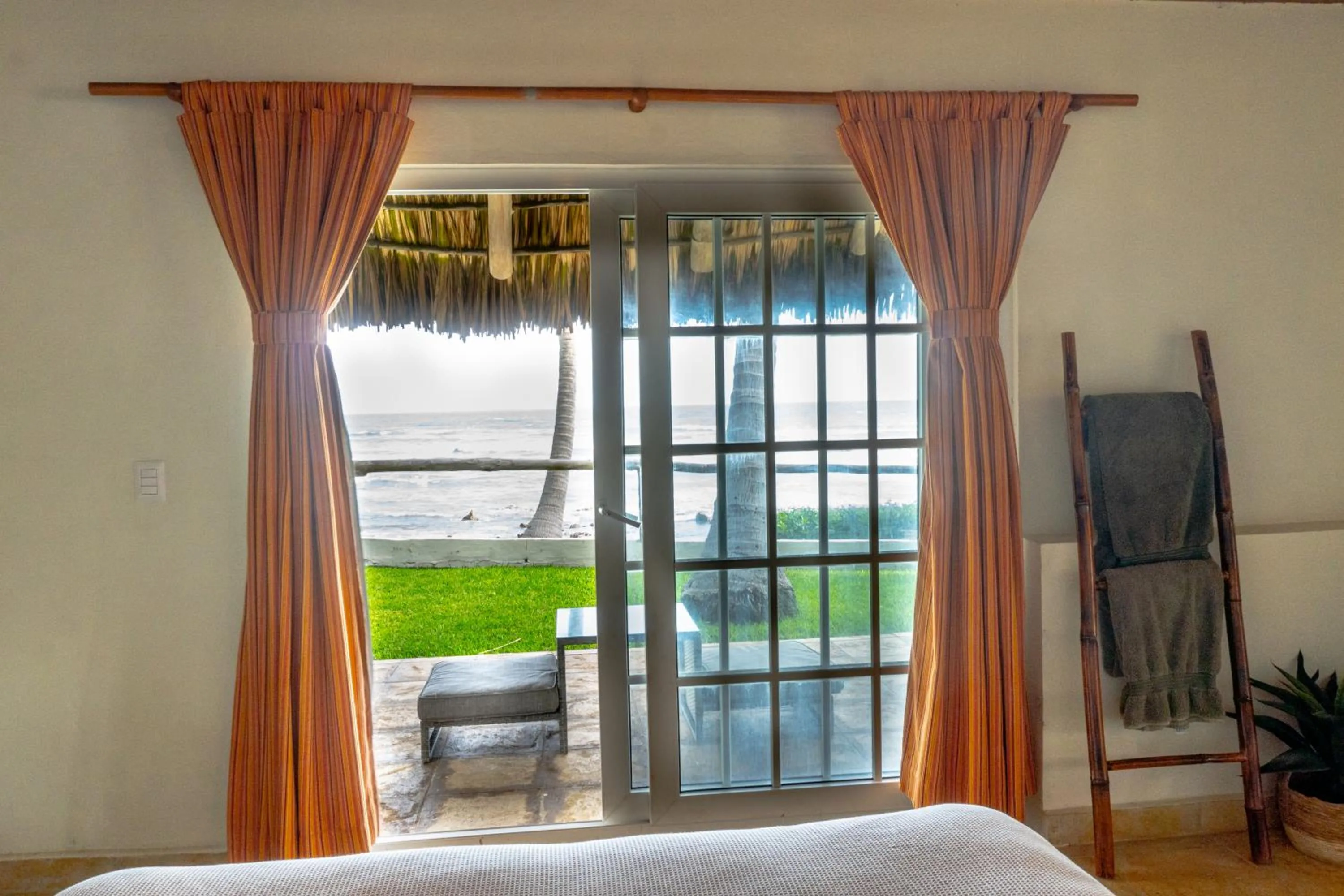 Photo of the whole room, Bed in Casa del Golfo El Salvador