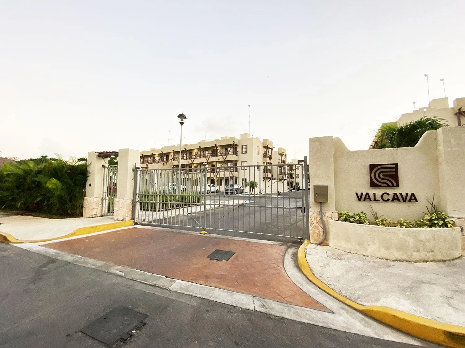 Property building in El Wayak - Con Piscina Parking y Parque