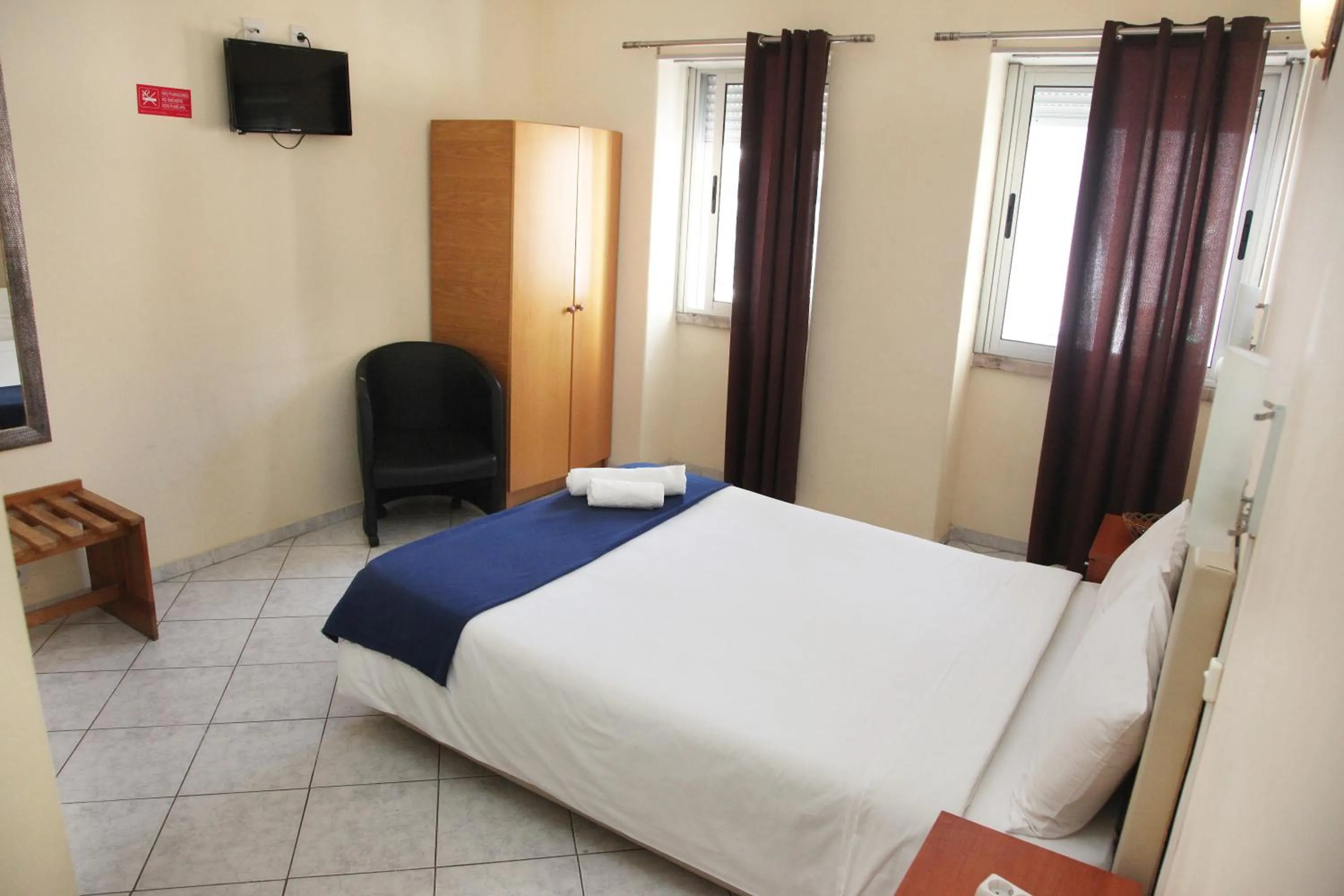 Bed in Lisbon Suite Home