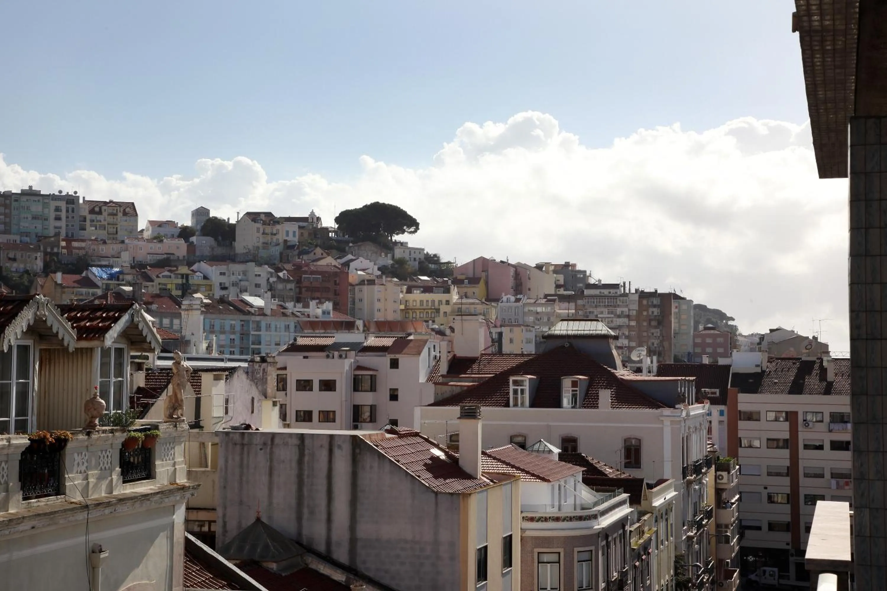 Landmark view in Lisbon Suite Home