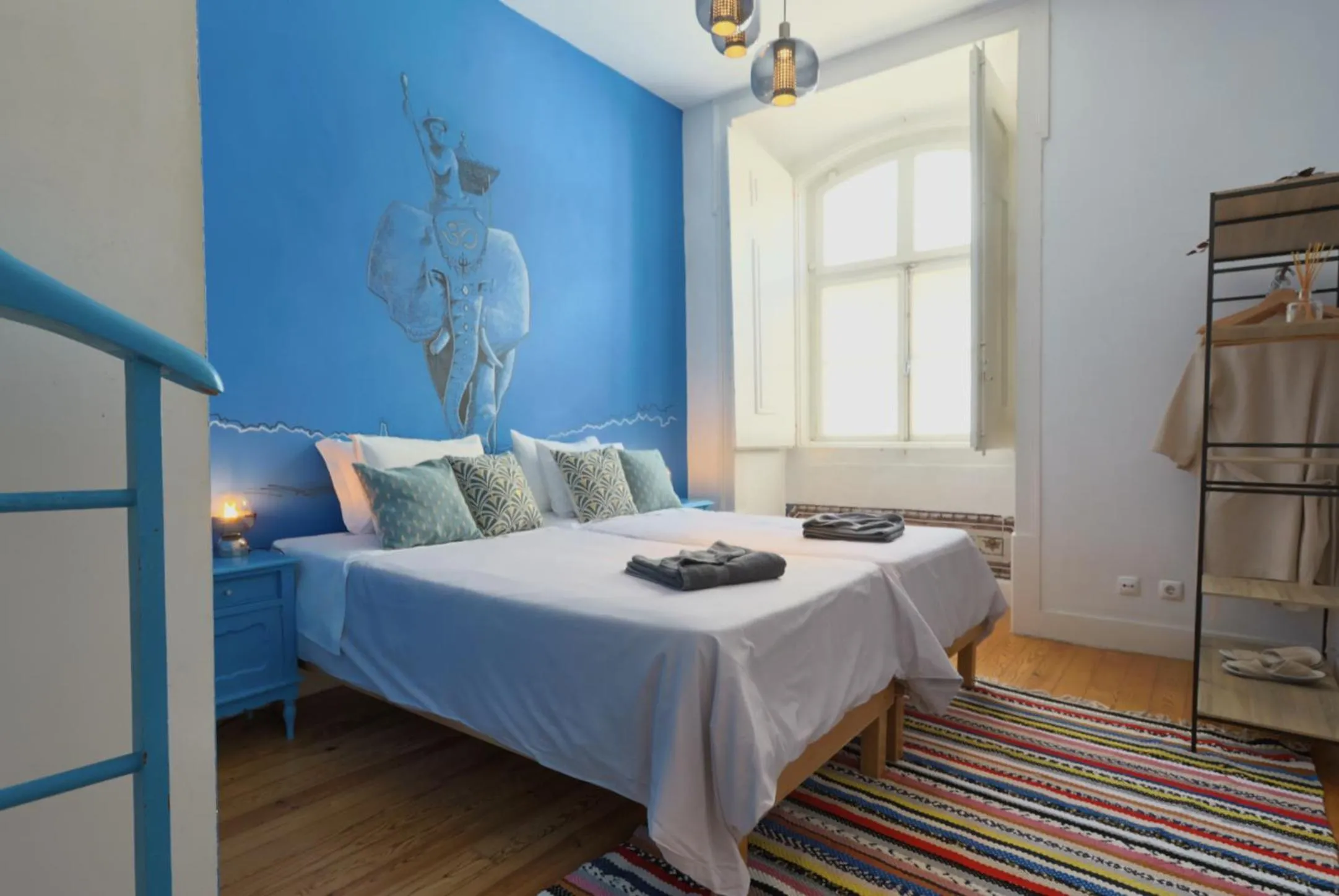 Standard Double Room with Shared Bathroom in Lisbon Lounge Hostel