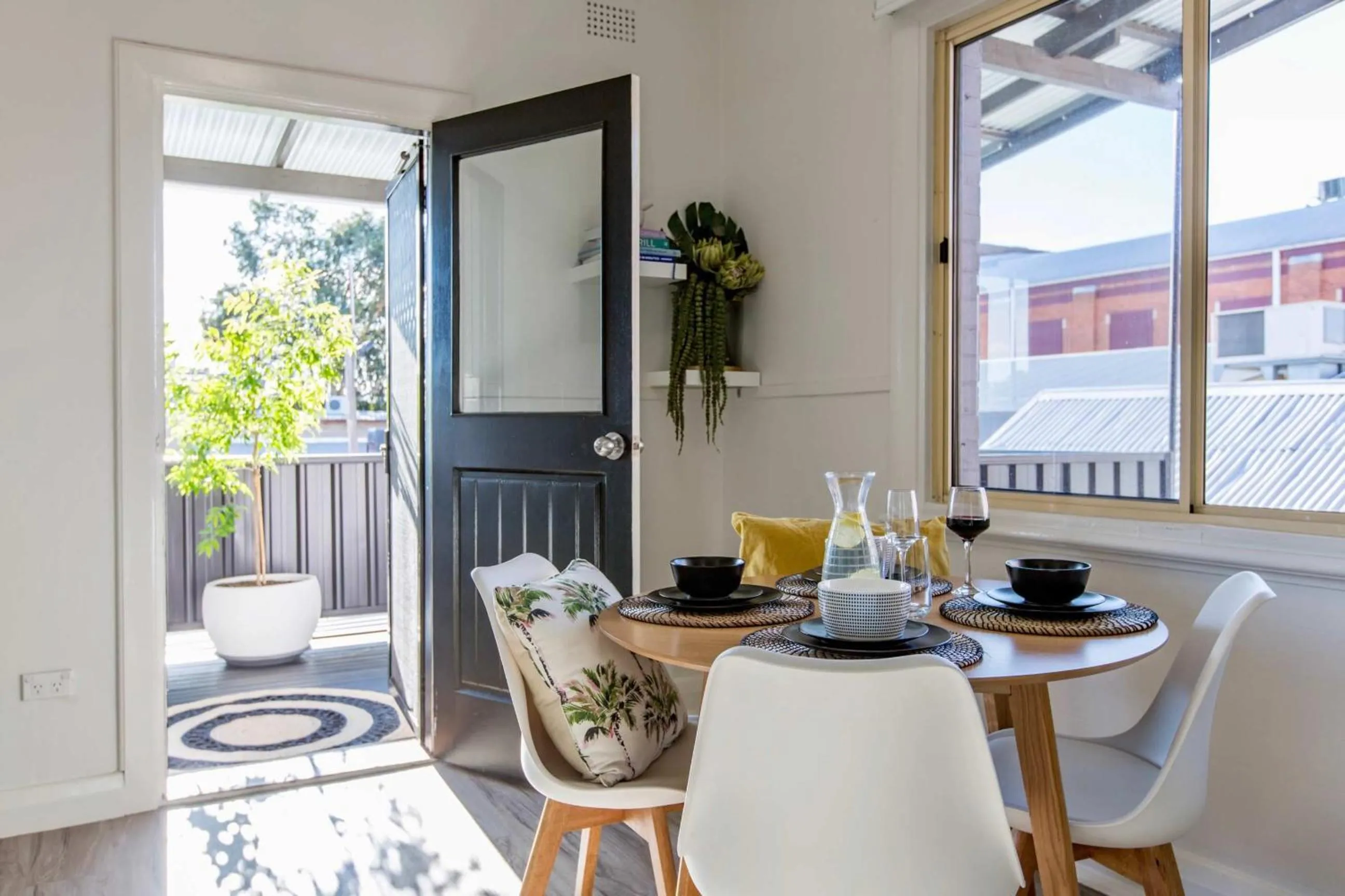 Coffee/tea facilities in The Baylis Boutique Apartments