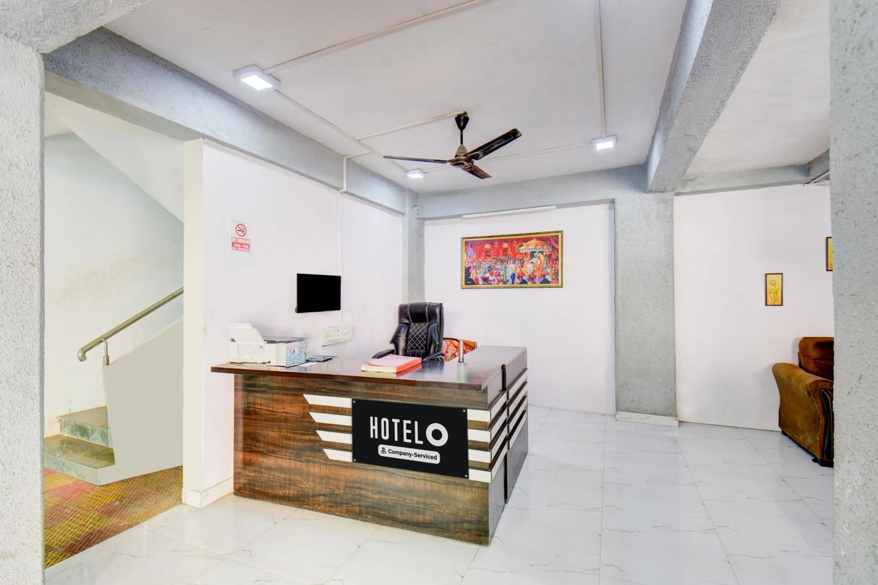 Lobby or reception in Super Hotel O Western Avenue Pune Formerly Happy Stay