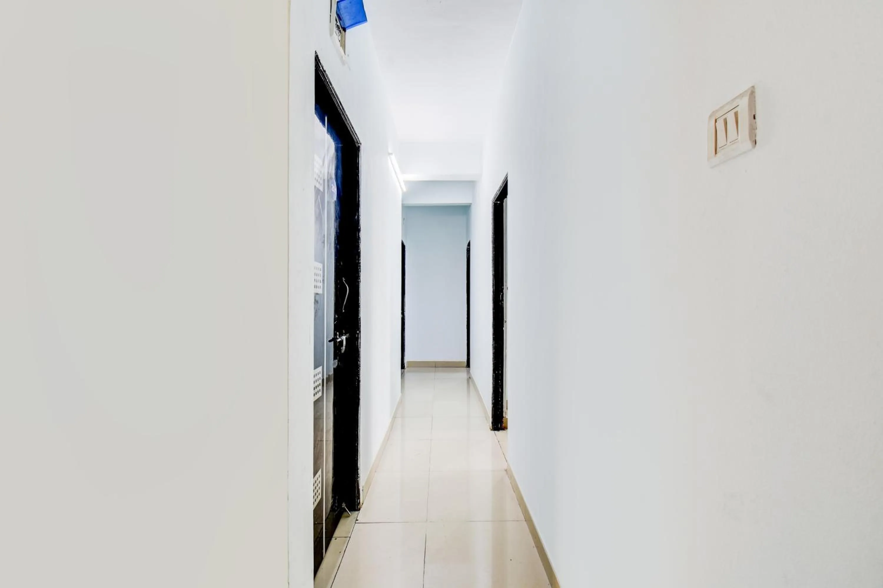 Lobby or reception in Super Hotel O Western Avenue Pune Formerly Happy Stay