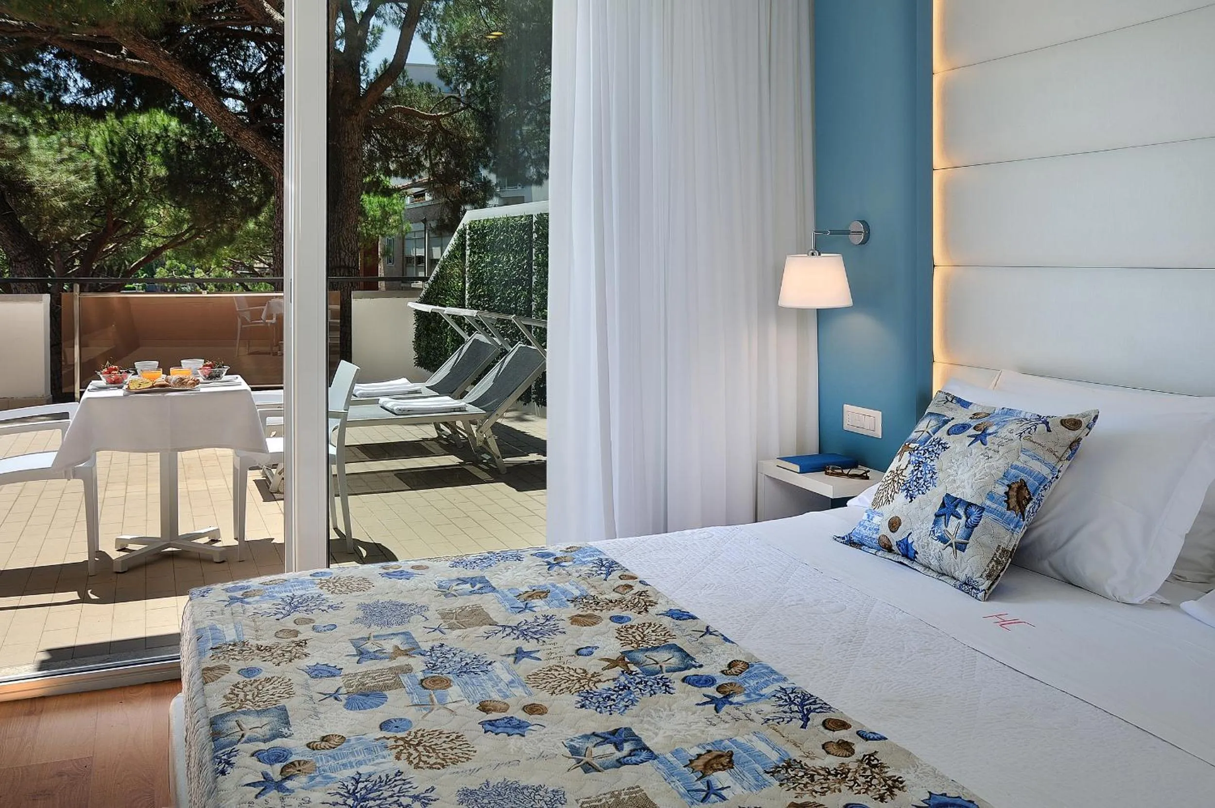 Balcony/Terrace, Bed in Hotel Concord - Nel cuore di Riccione