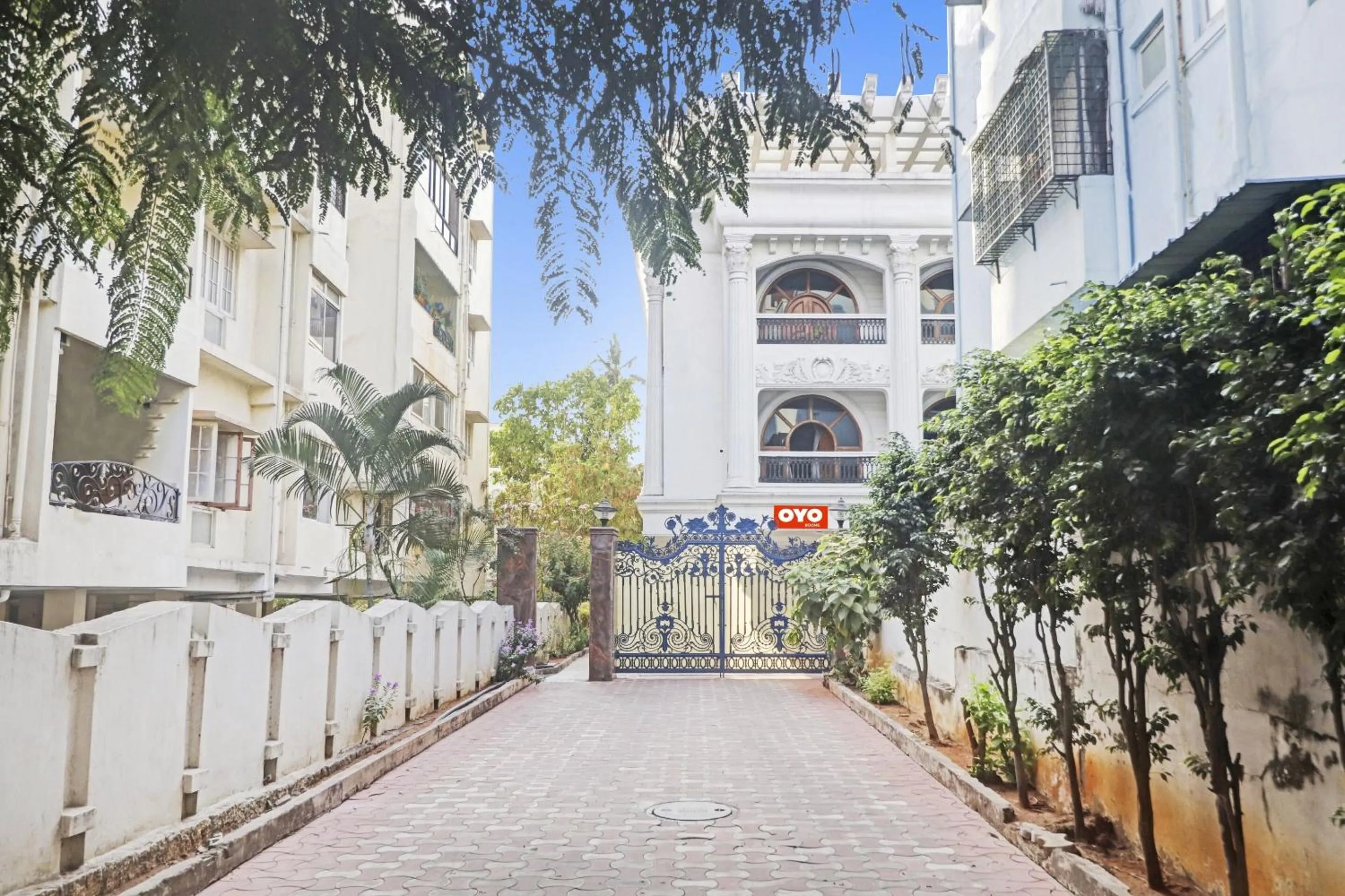 Facade/entrance in Super Hotel O Alpine Glow Crest