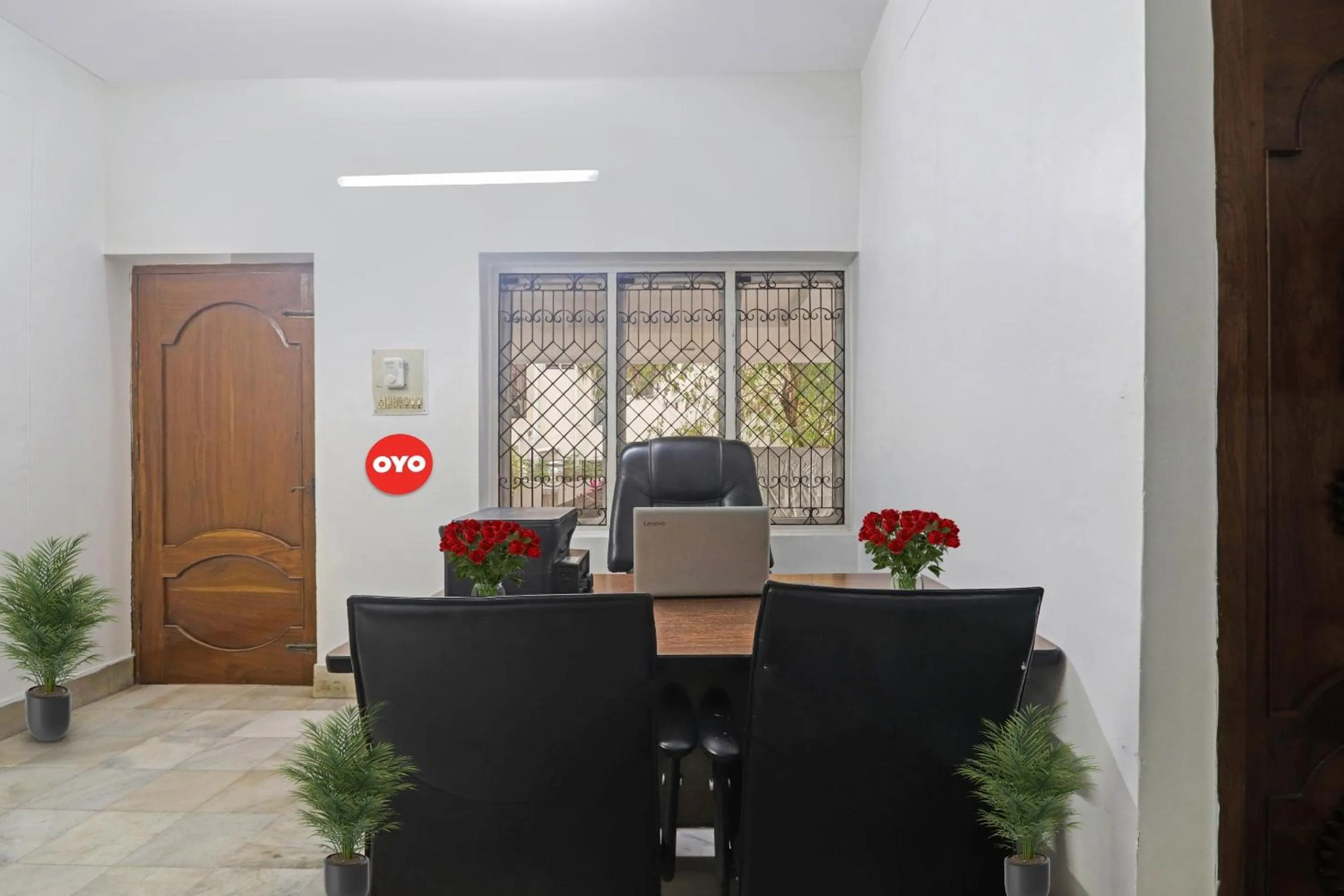 Lobby or reception in Super Hotel O Alpine Glow Crest