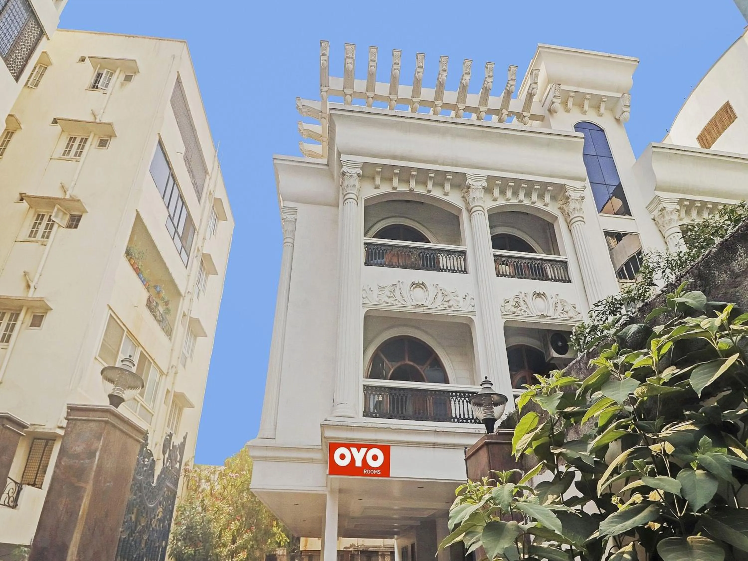 Facade/entrance in Super Hotel O Alpine Glow Crest