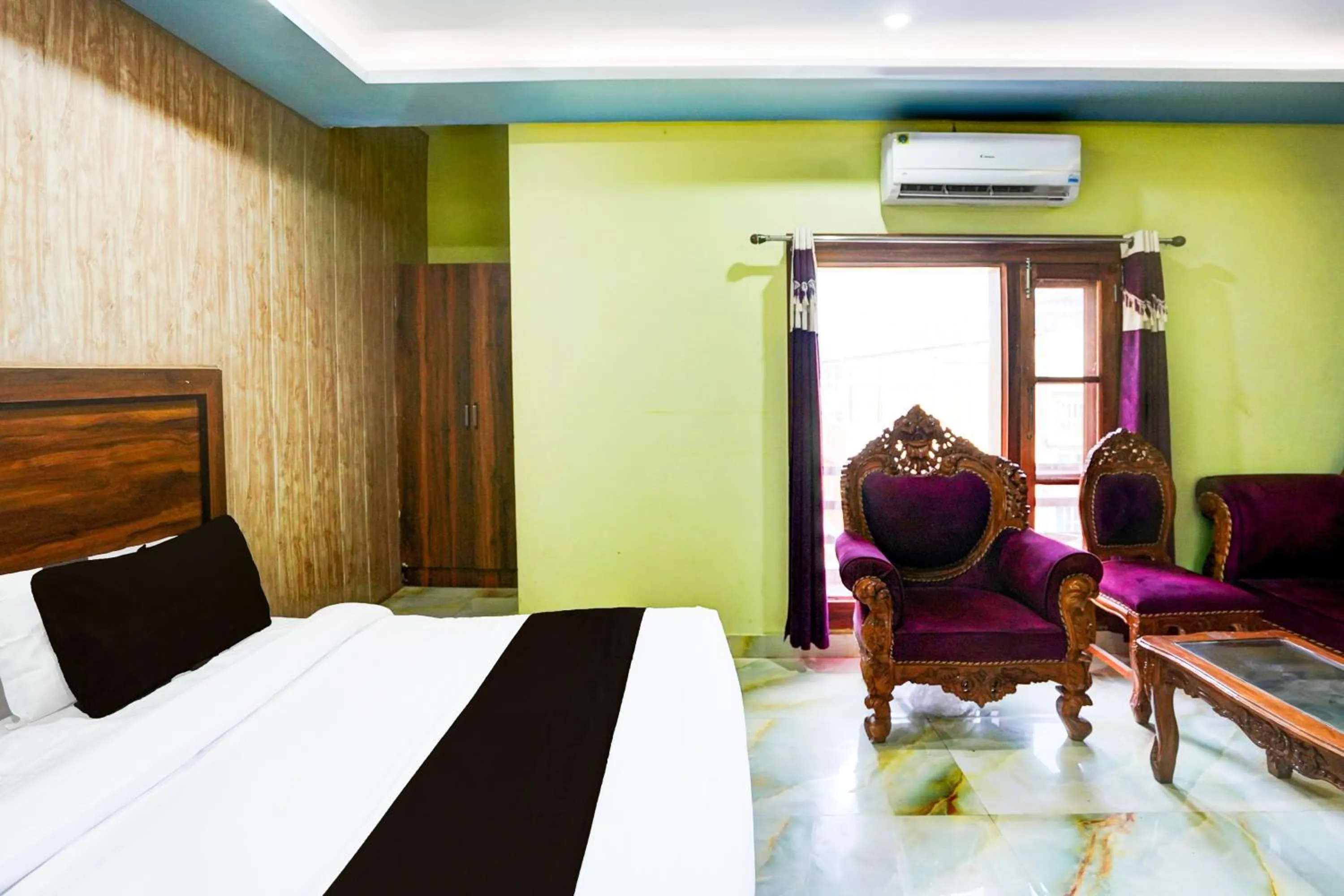 Bedroom, Bed in Hotel O Balaknath Temple Road Tapovan