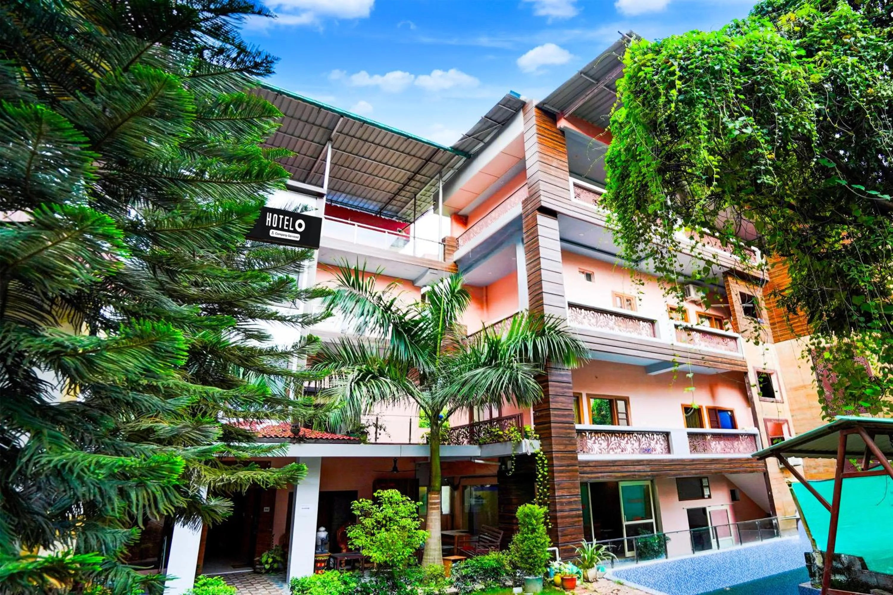 Facade/entrance in Hotel O Balaknath Temple Road Tapovan