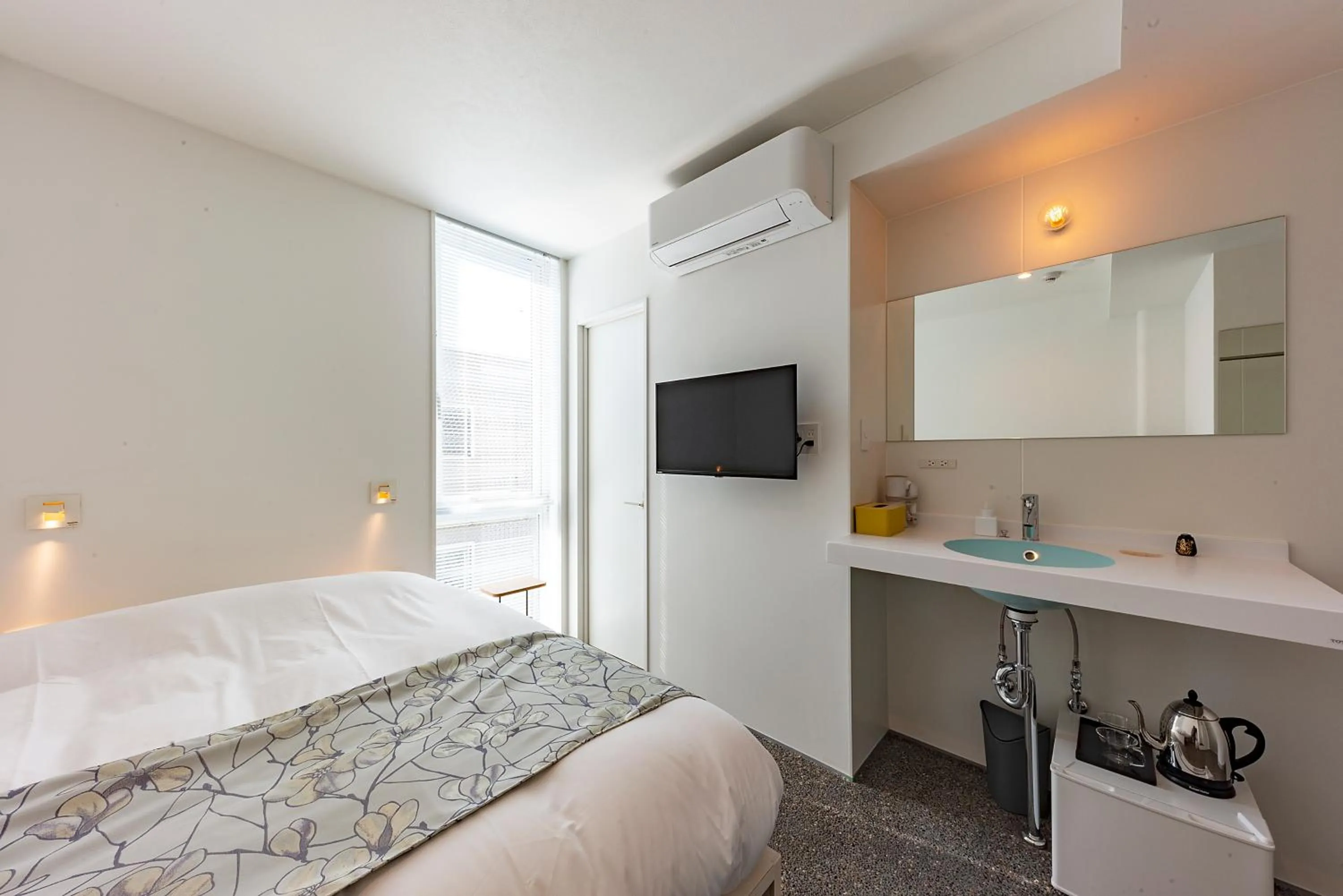 Photo of the whole room, Bed in plat hostel keikyu kamakura wave