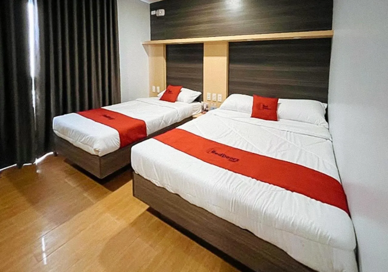 Bed in RedDoorz near Southwestern University