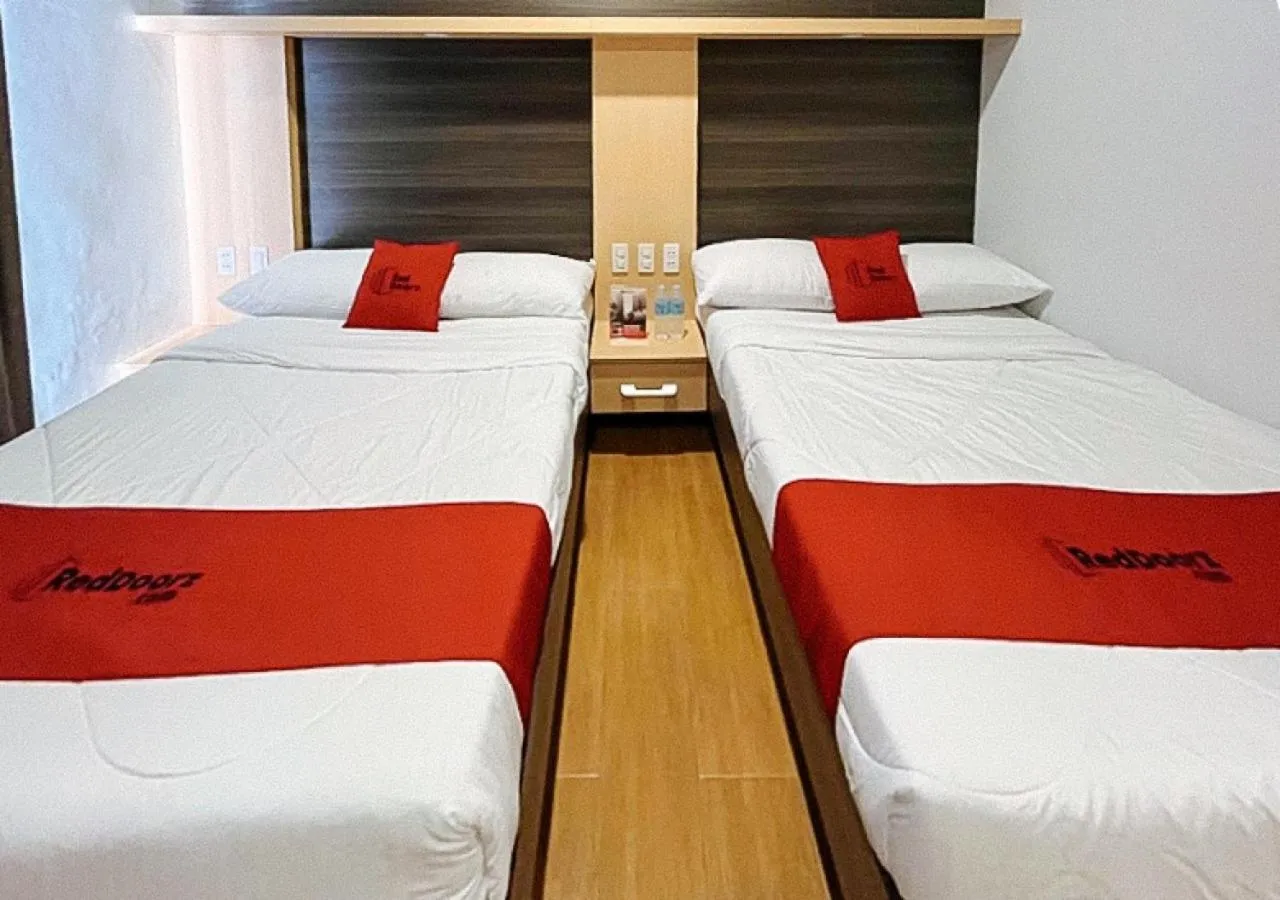 Bed in RedDoorz near Southwestern University