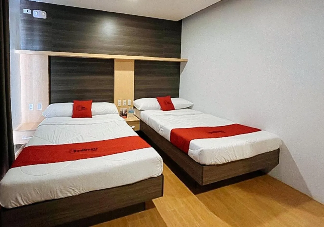 Bed in RedDoorz near Southwestern University