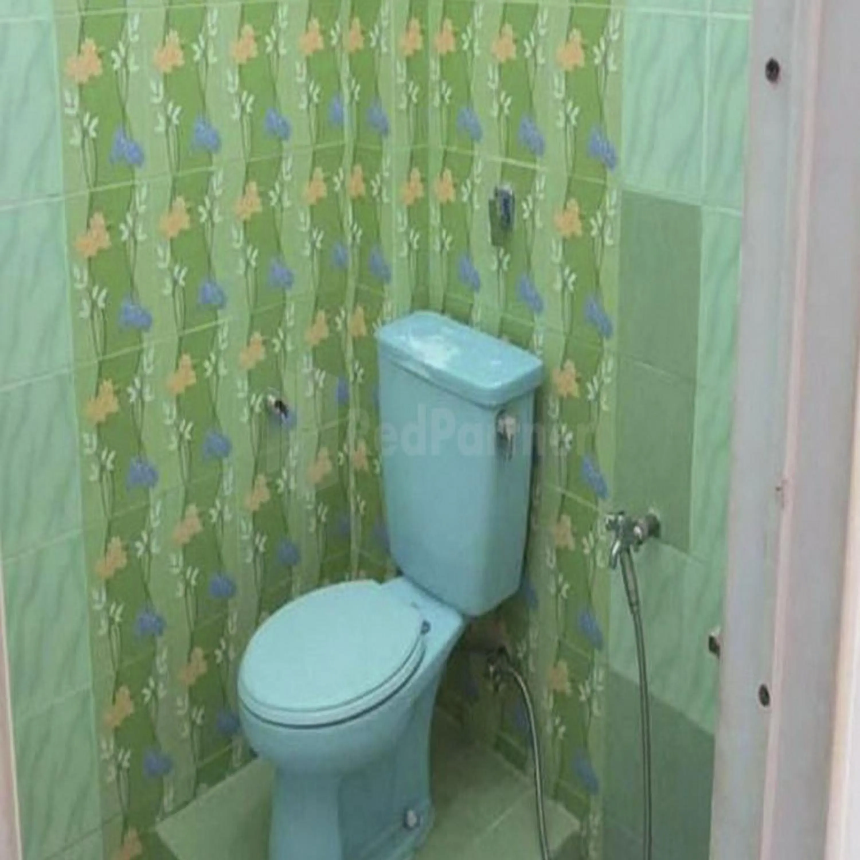 Bathroom in Wisma Pinggir Mitra RedDoorz