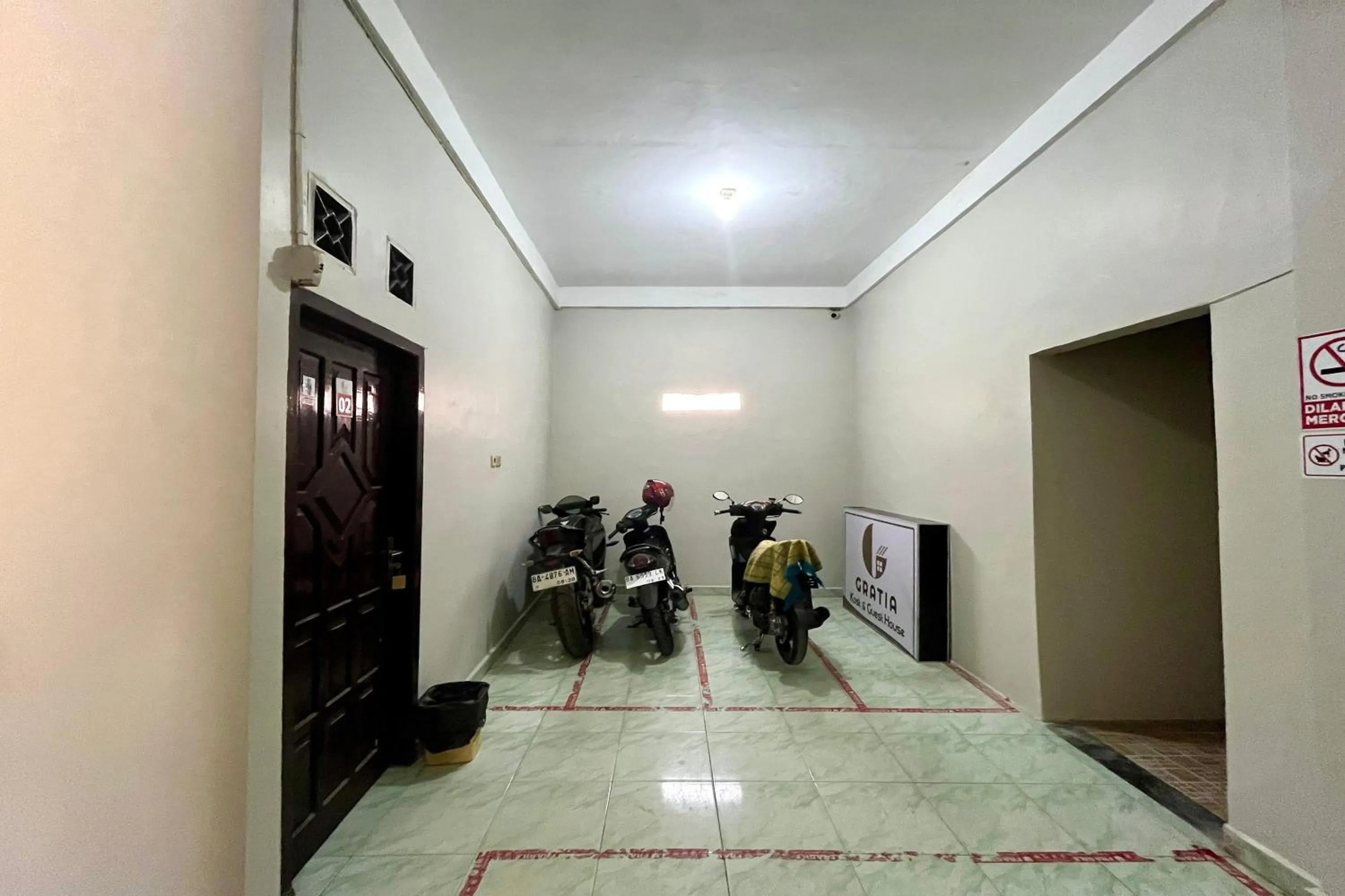 Parking in Gratia Guesthouse Syari'ah