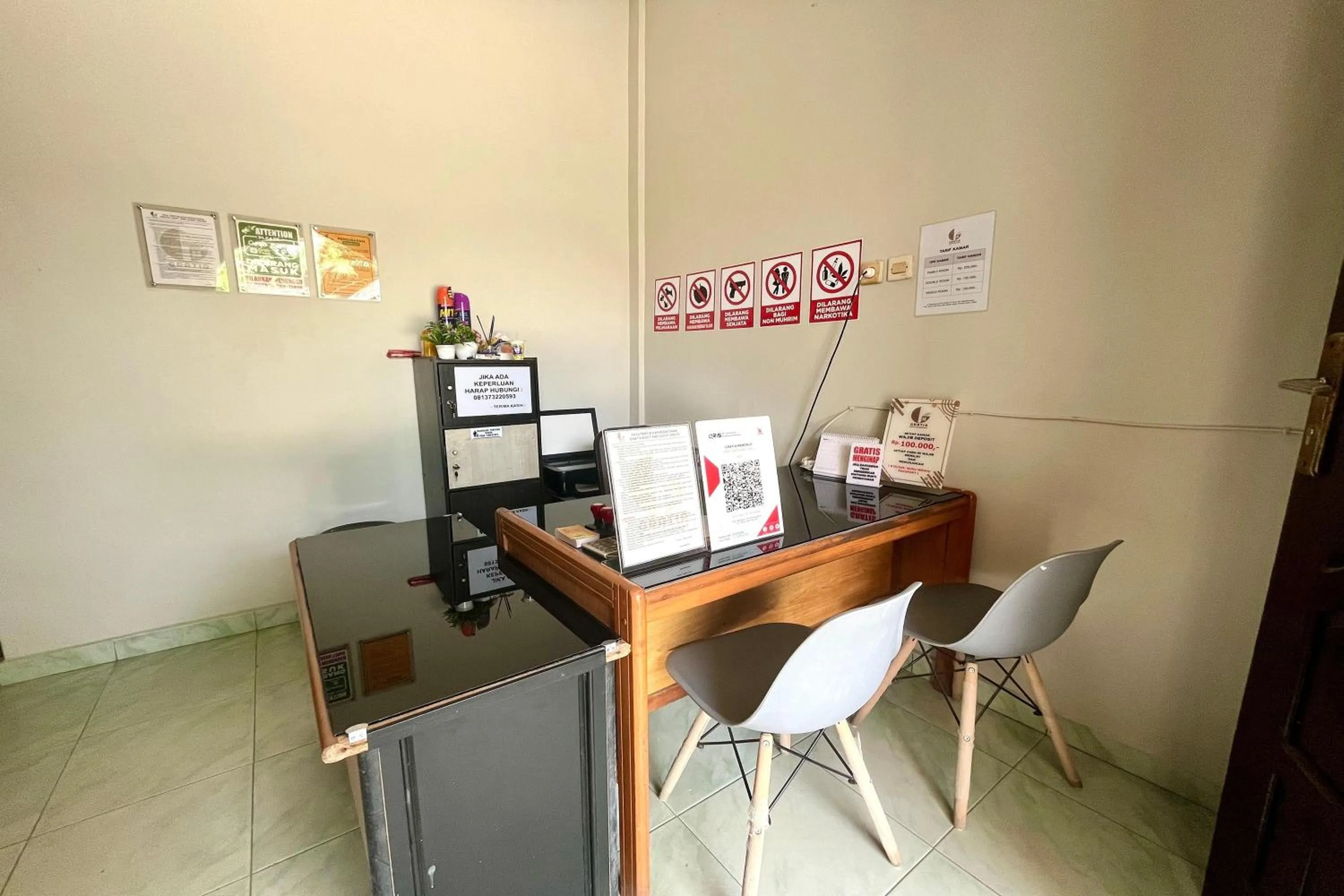 Lobby or reception in Gratia Guesthouse Syari'ah