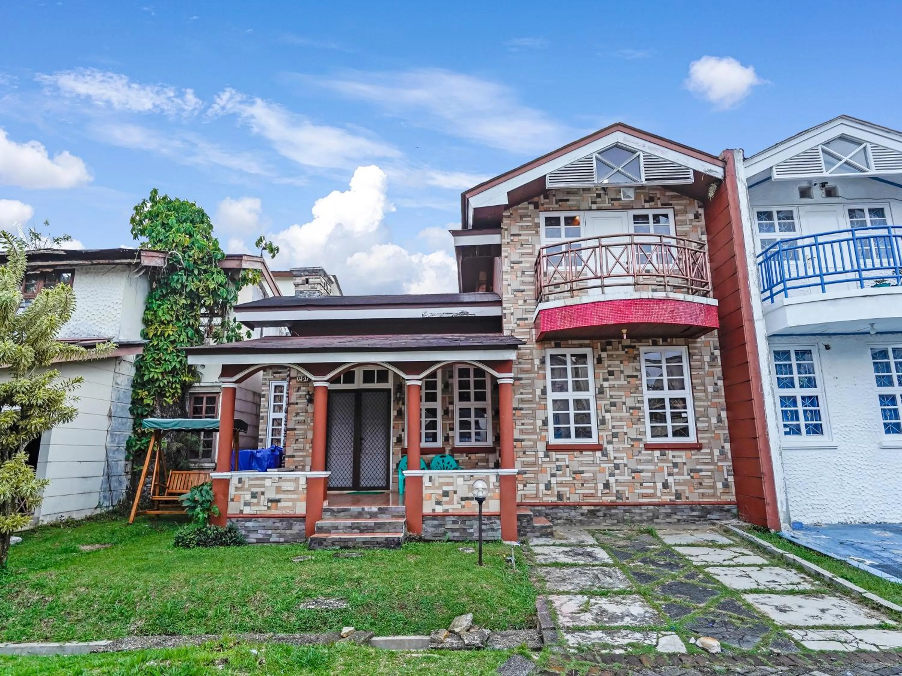 Property building in SPOT ON 91107 Villa Galaxy Resort