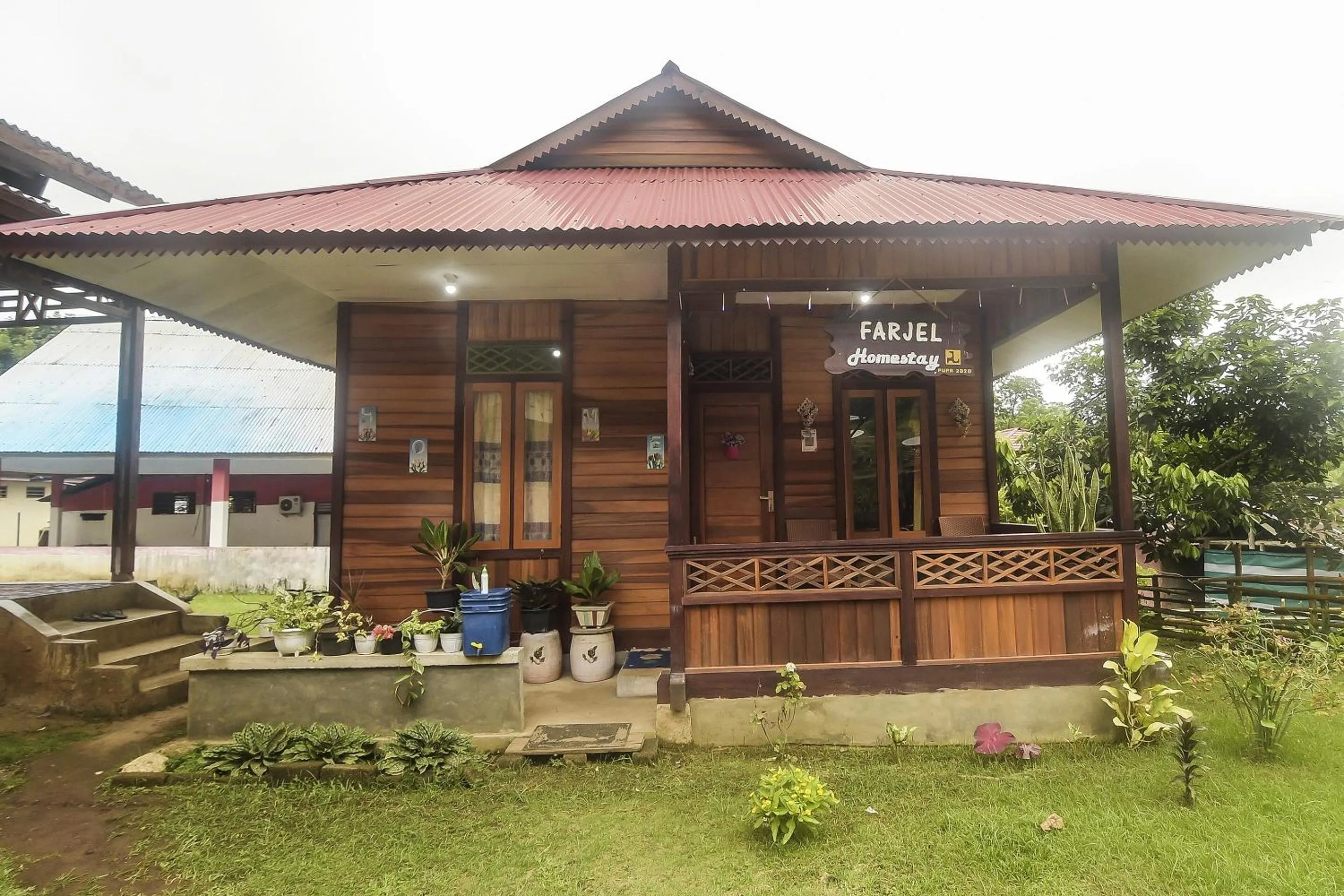 Facade/entrance in Hotel O Desa Wisata Marinsow Near Gereja Pantekosta Marinsow