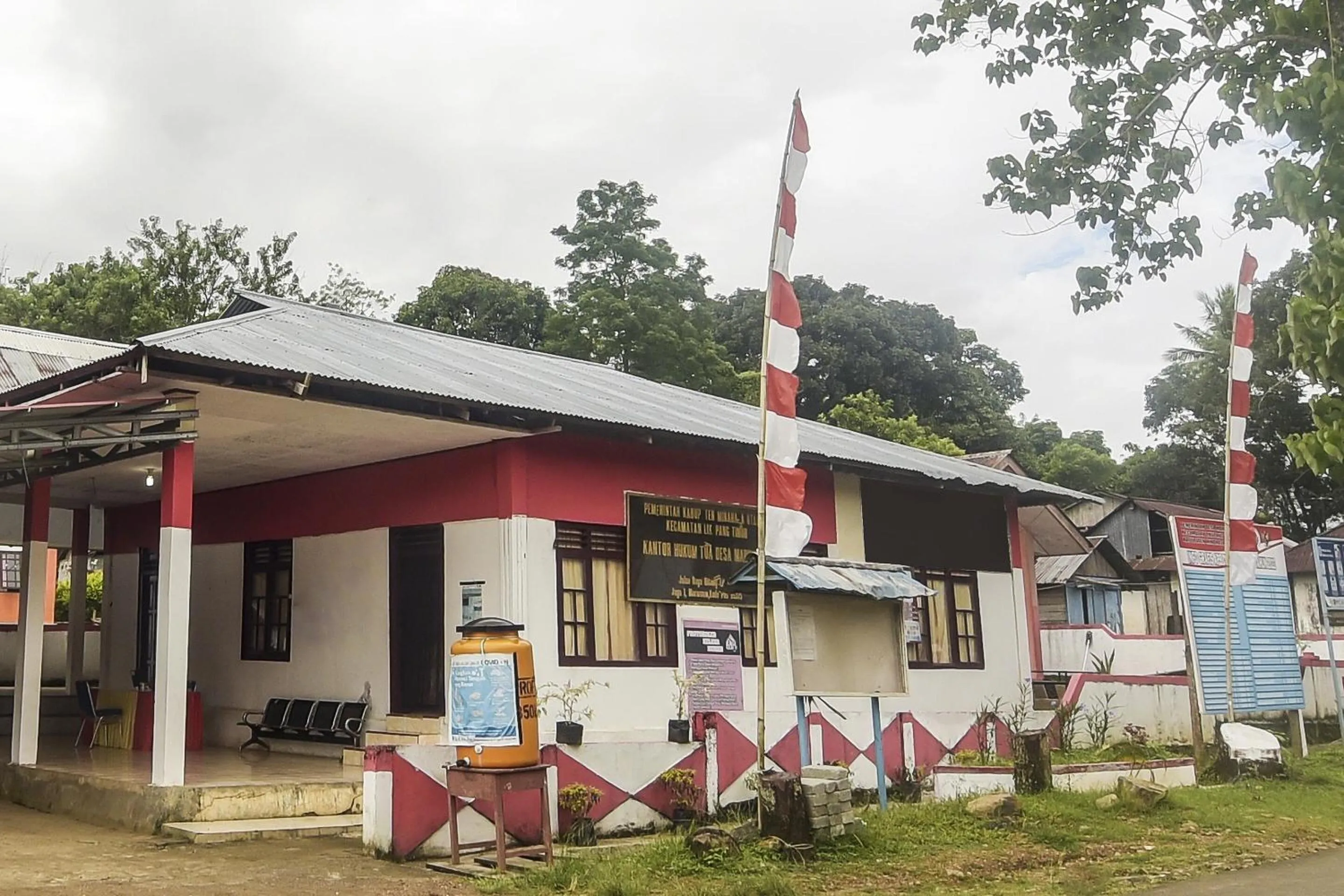 Facade/entrance in Hotel O Desa Wisata Marinsow Near Gereja Pantekosta Marinsow