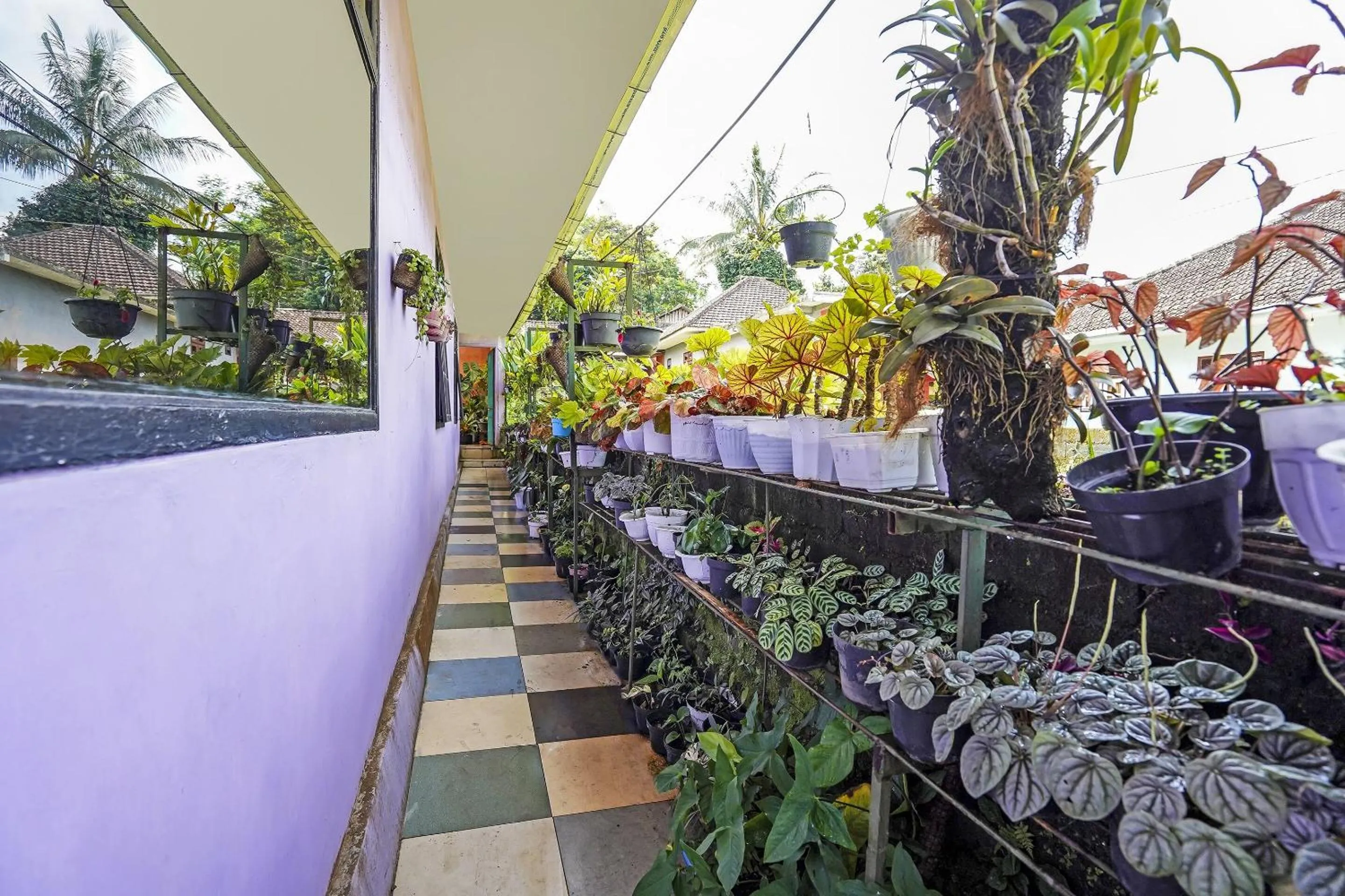 Lobby or reception in Hotel O Syariah Desa Wisata Lembah Gunung Tumpeng