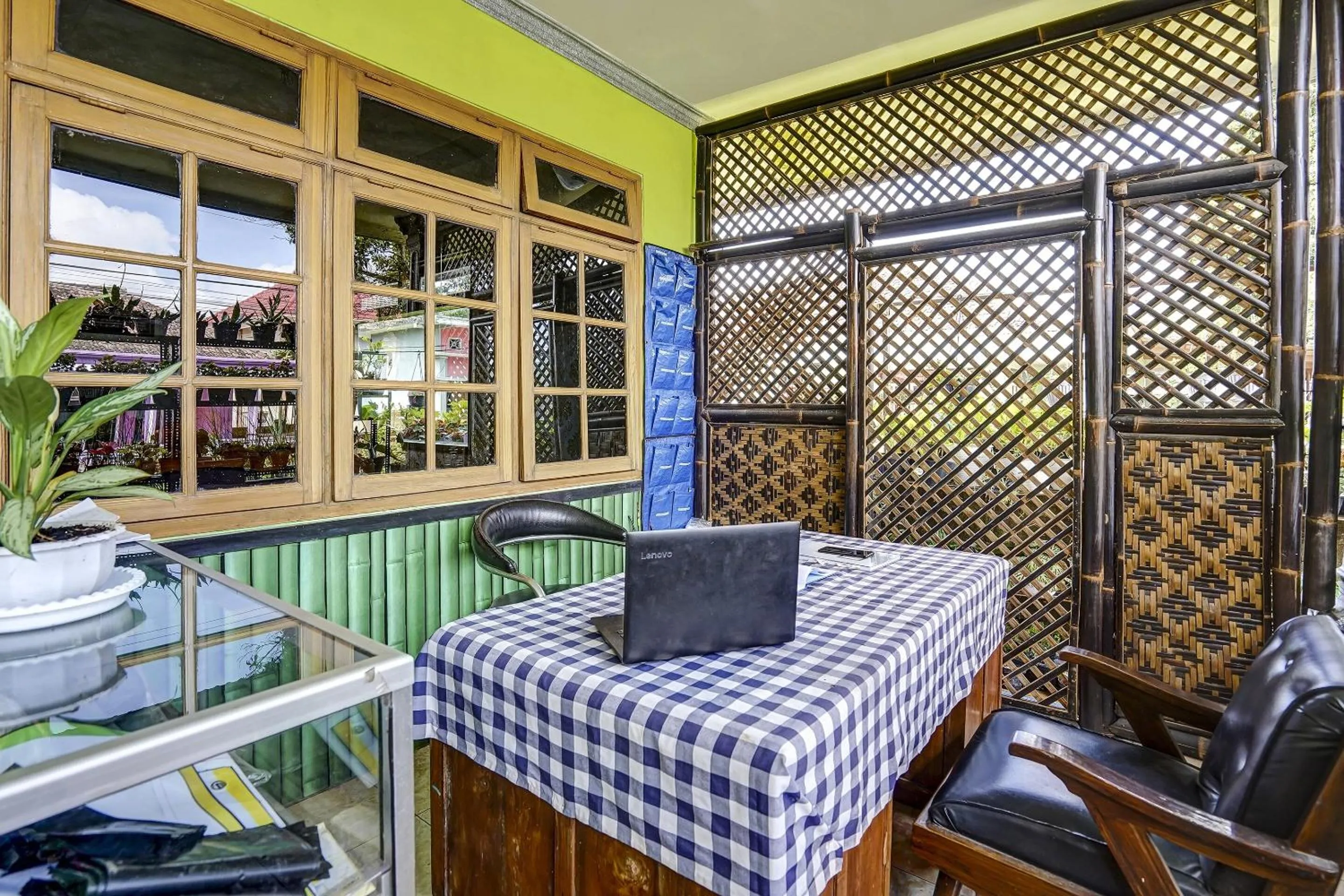 Lobby or reception in Hotel O Syariah Desa Wisata Lembah Gunung Tumpeng