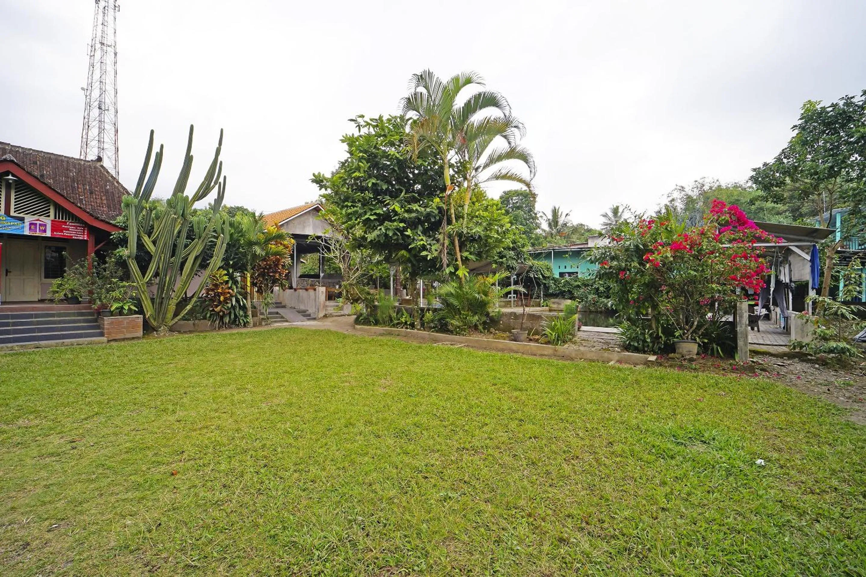 Lobby or reception in Hotel O Griya Estu Wening