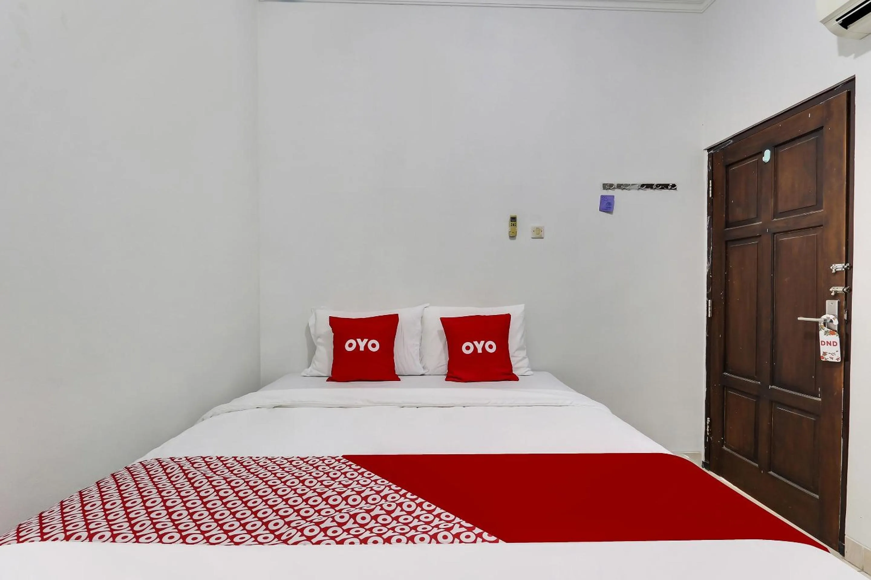 Bedroom, Bed in Hotel O Nathania Exclusive