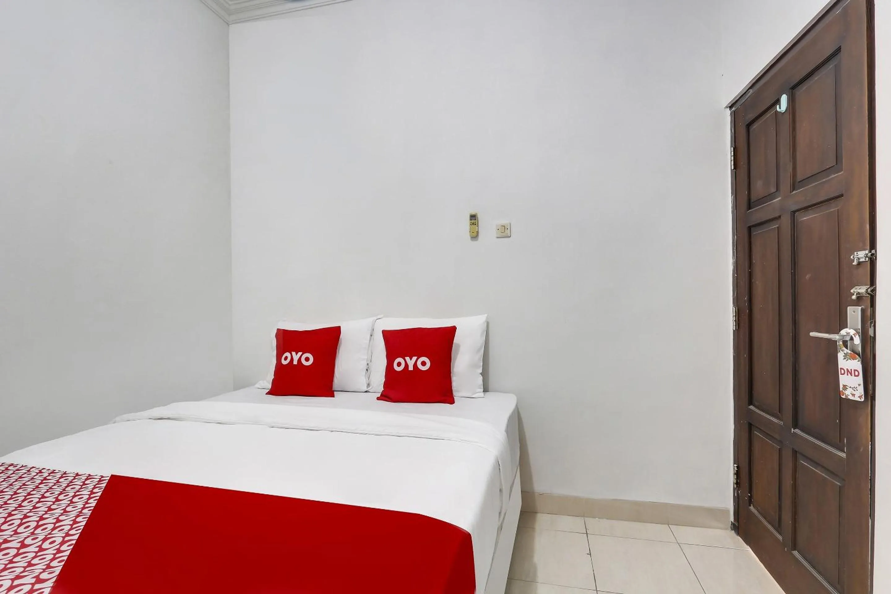 Bedroom, Bed in Hotel O Nathania Exclusive