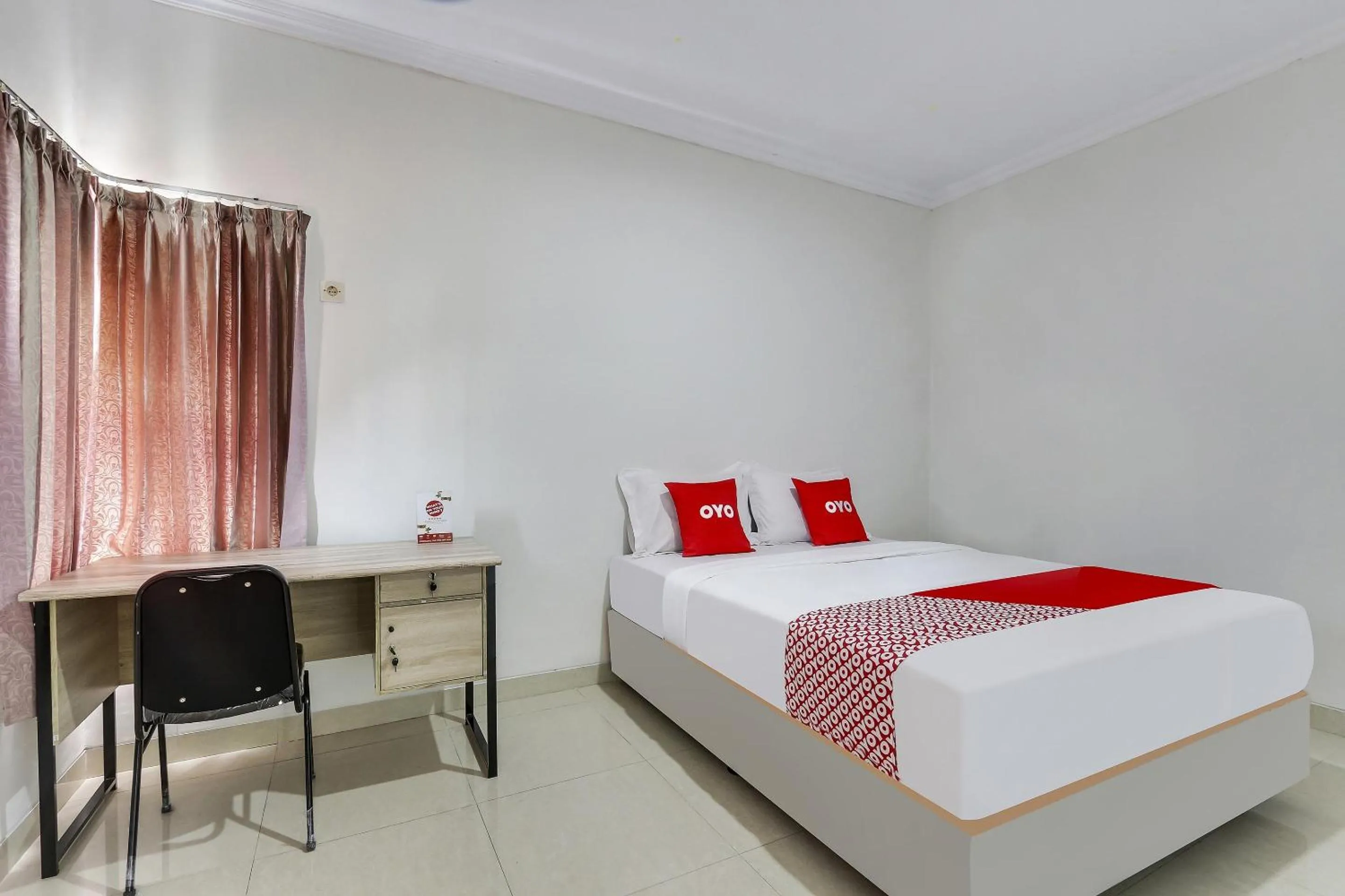 Bedroom, Bed in Hotel O Nathania Exclusive