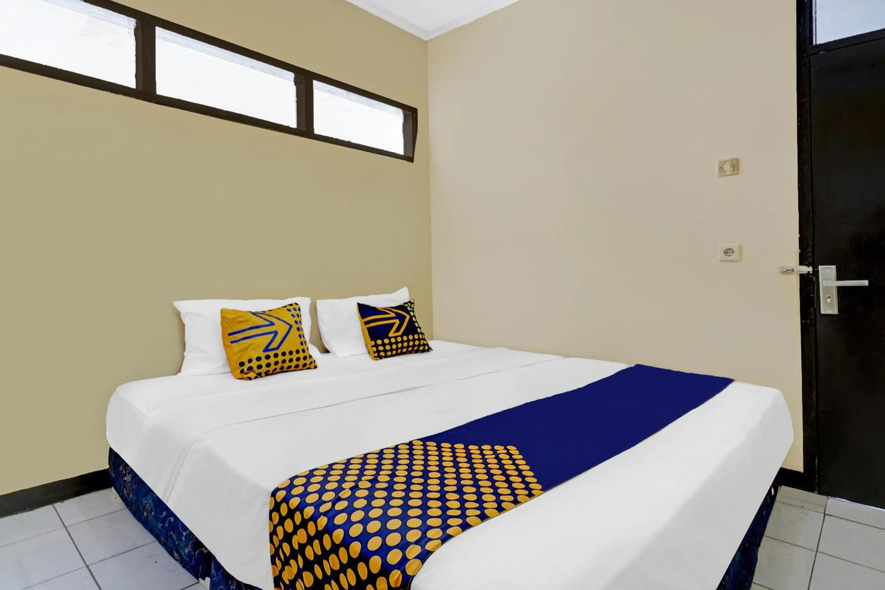 Bedroom, Bed in OYO Life 91116 Pelangi Residence Syariah