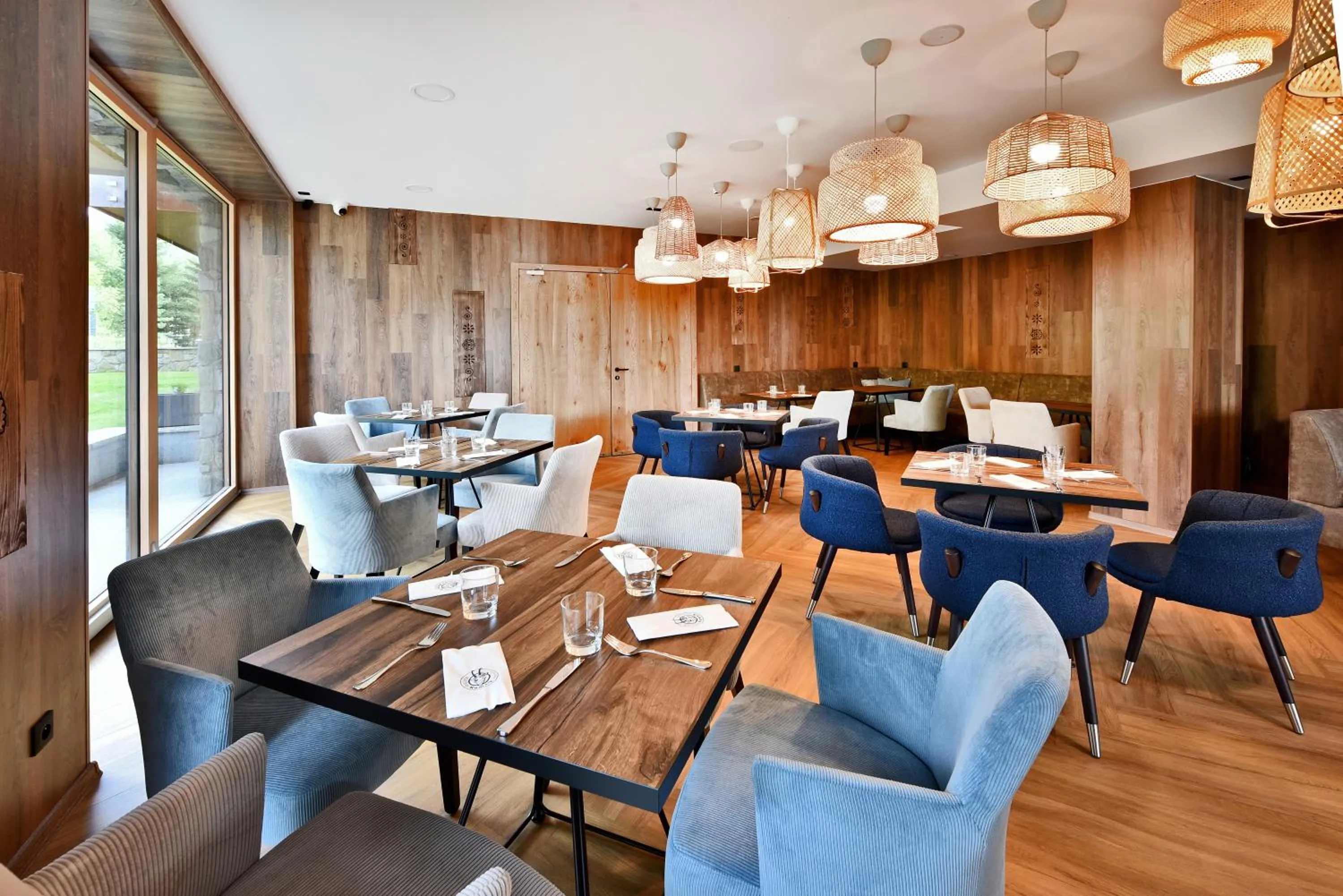 Restaurant/places to eat in APLEND Hotel Ovruč