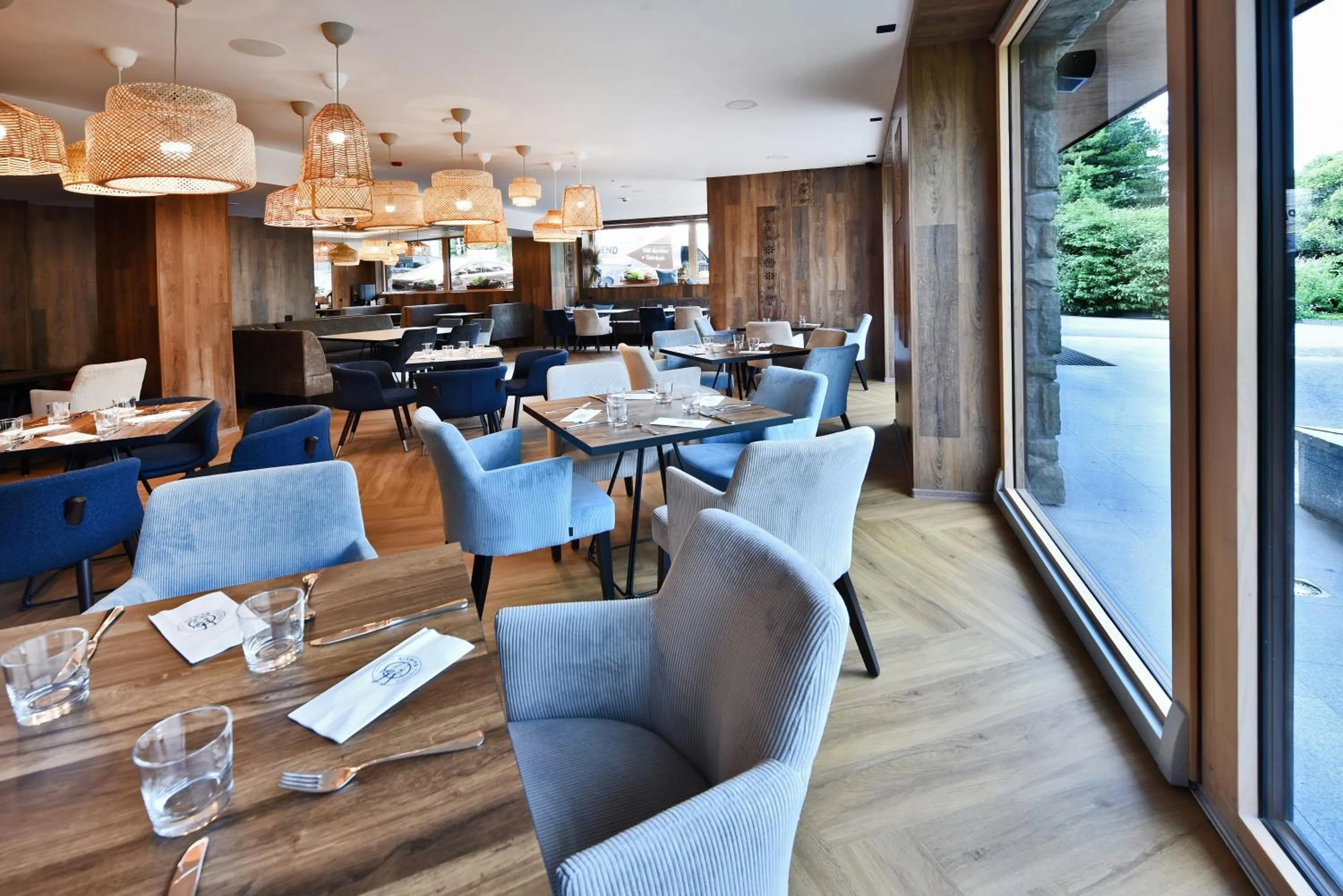 Restaurant/places to eat in APLEND Hotel Ovruč