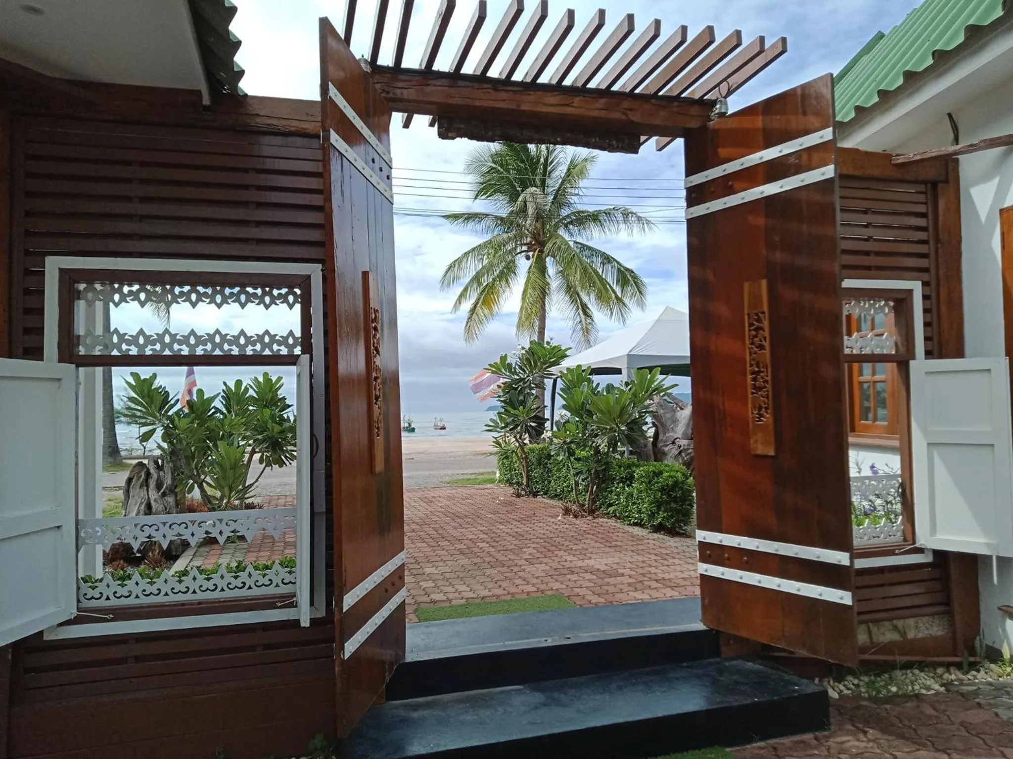 Facade/entrance in The Beach Boutique Resort