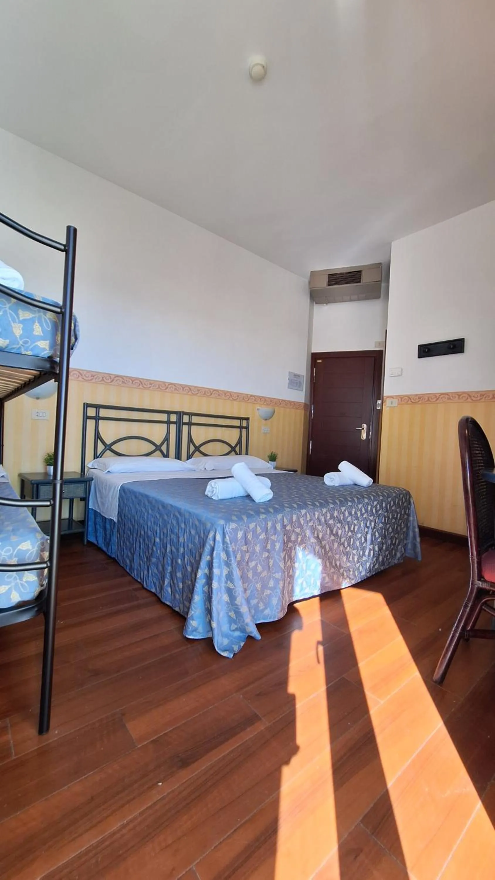 Bed in Hotel Regina Fronte Mare