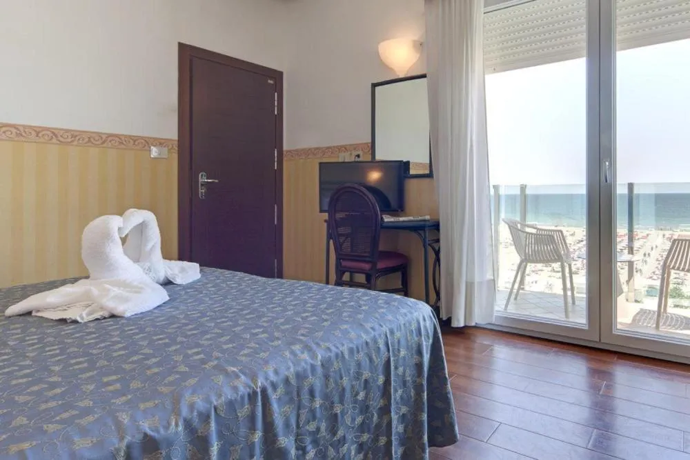 Bed in Hotel Regina Fronte Mare