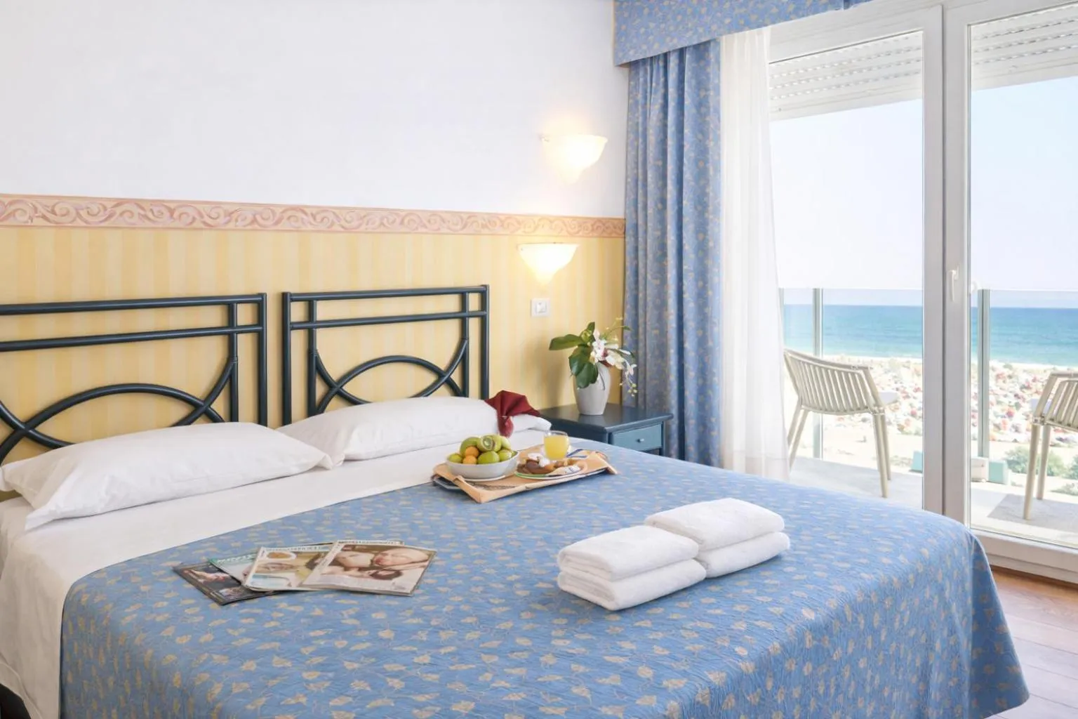 Bed in Hotel Regina Fronte Mare