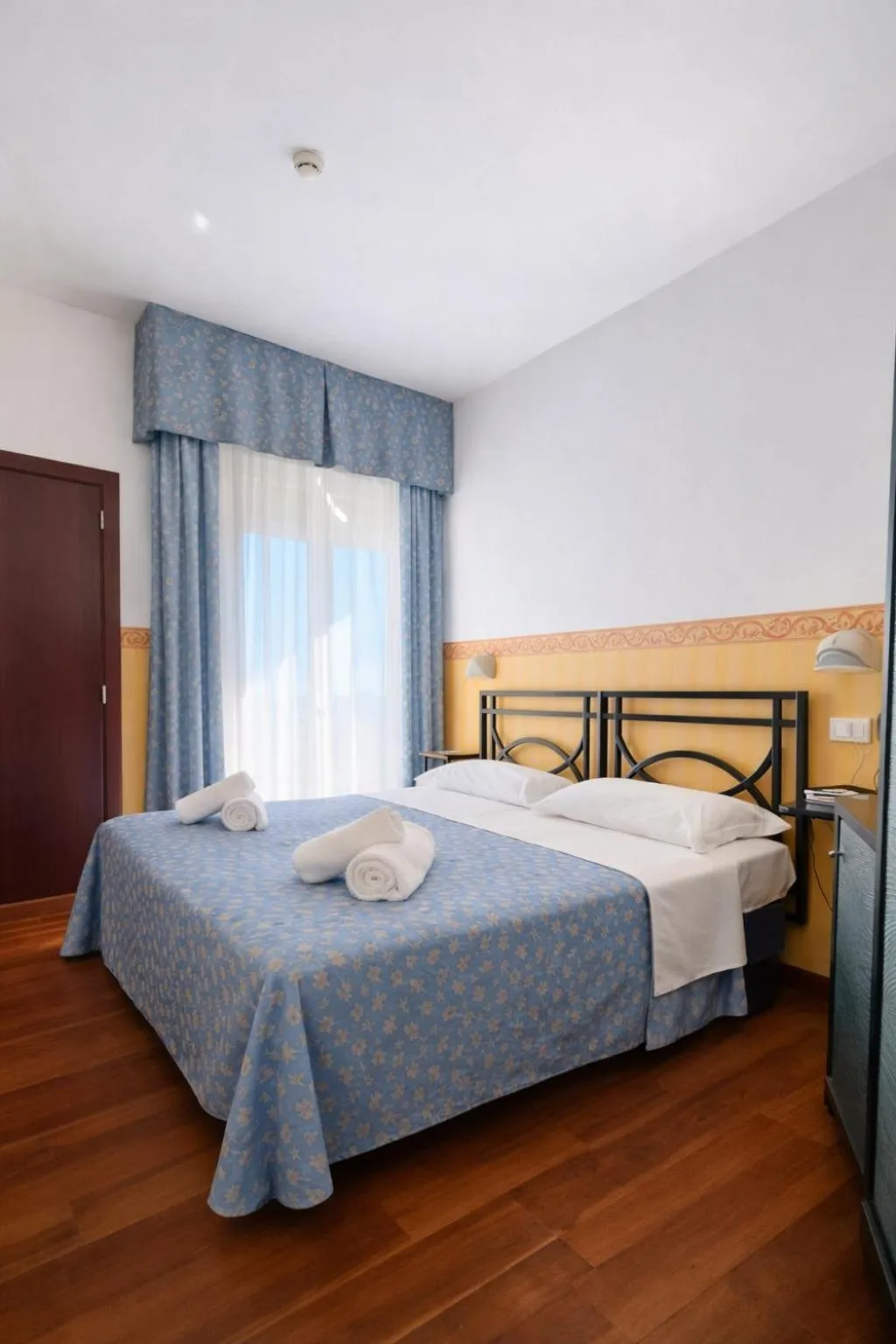 Bed in Hotel Regina Fronte Mare