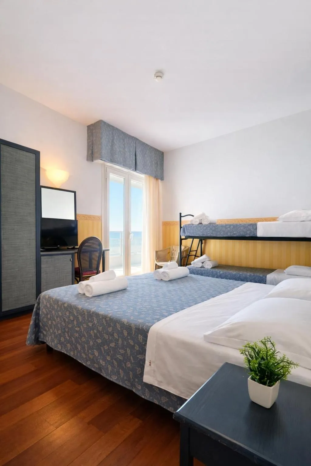 Bed in Hotel Regina Fronte Mare