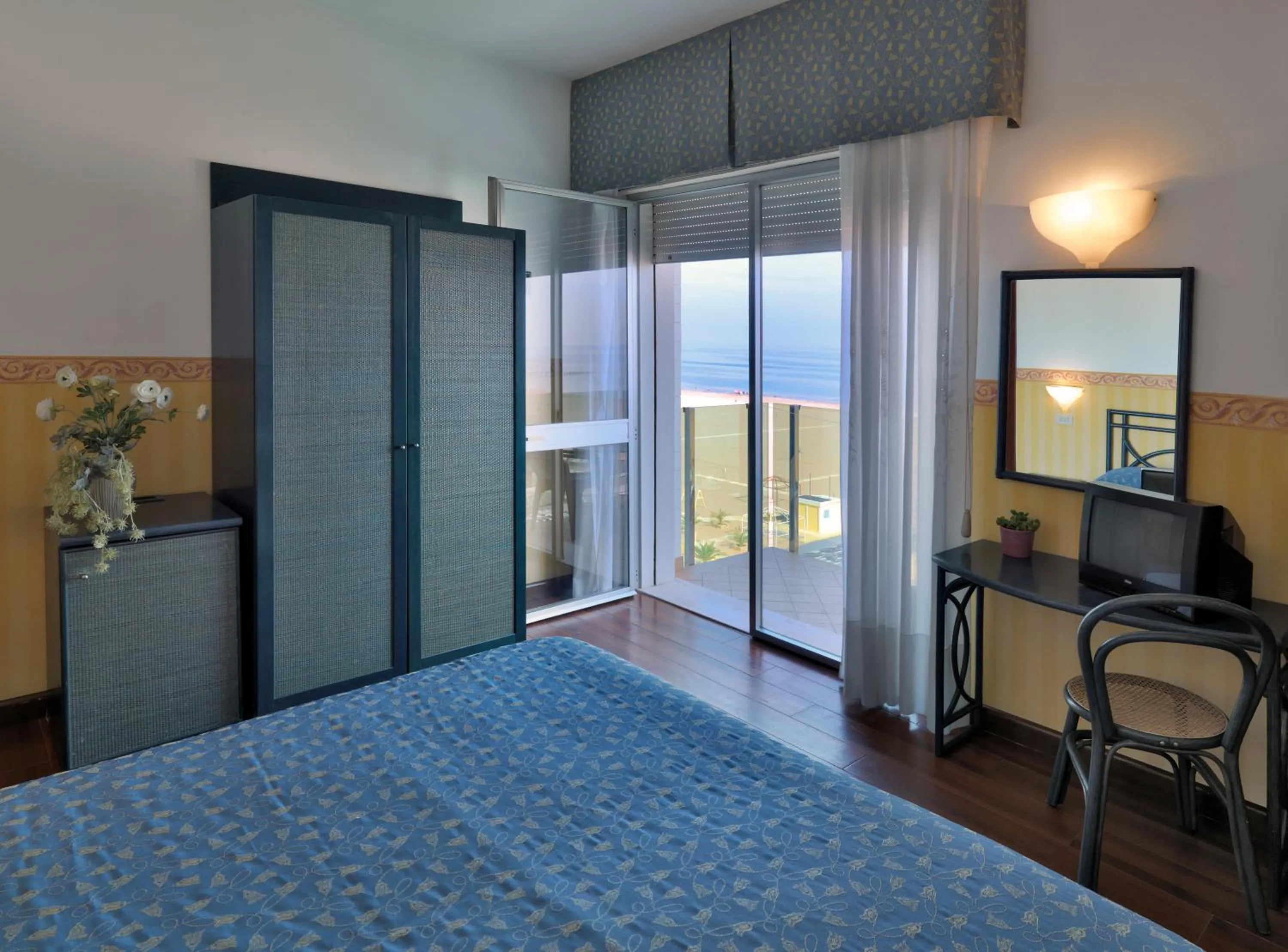 Bed in Hotel Regina Fronte Mare