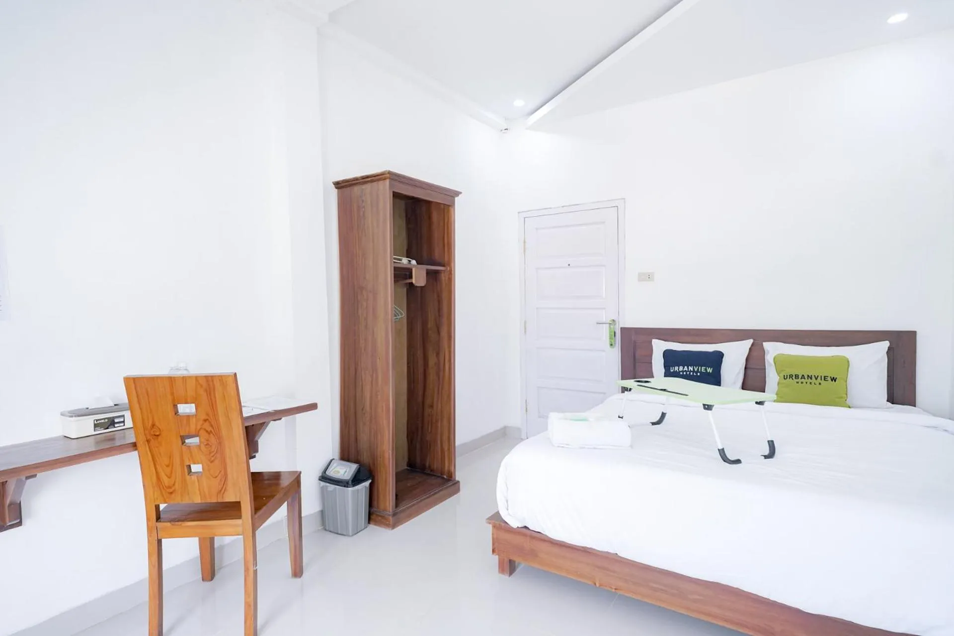 Photo of the whole room, Bed in Urbanview Hotel Pondok Indah Pringsewu By RedDoorz