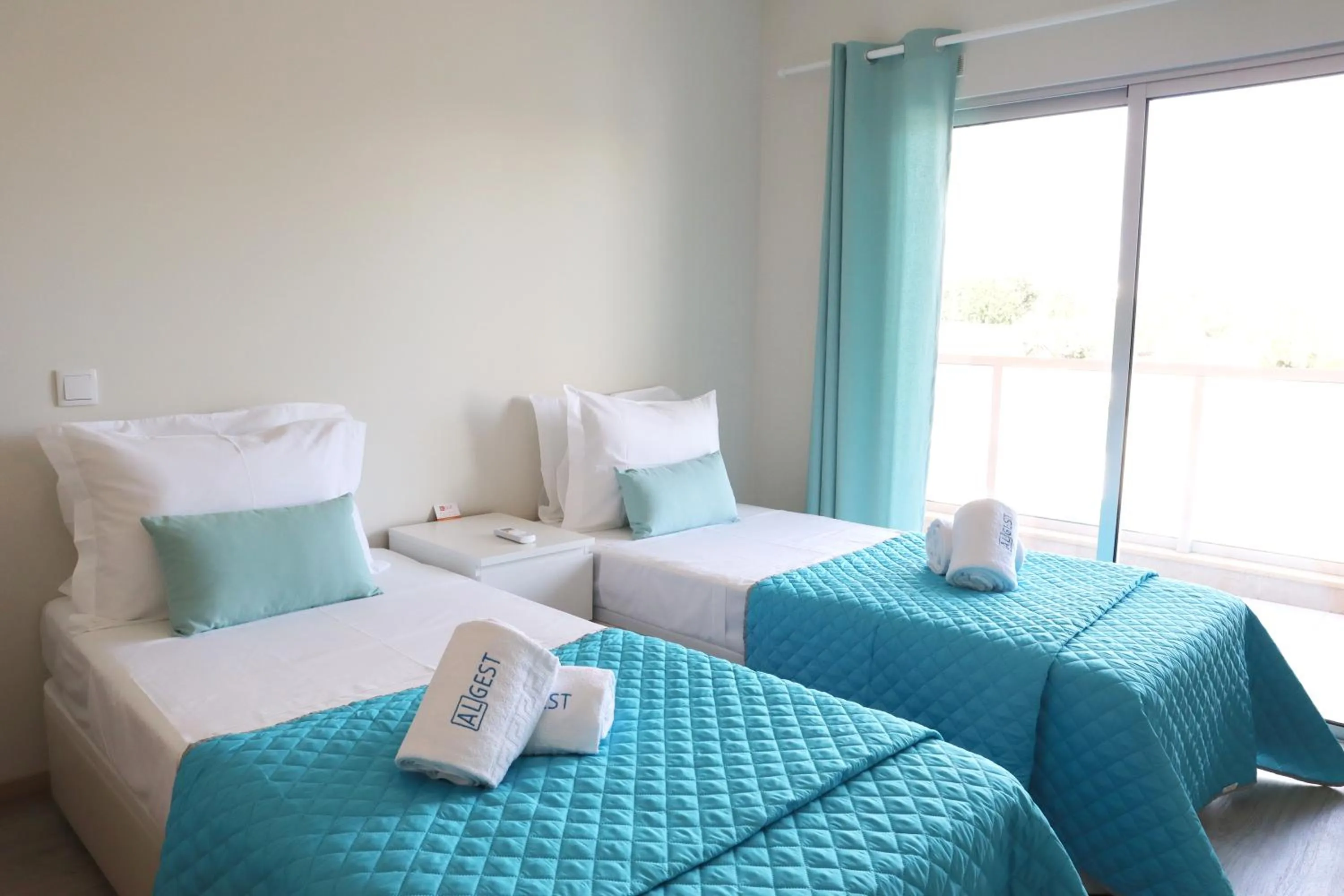 Spring, Bed in All Premium by ALgest