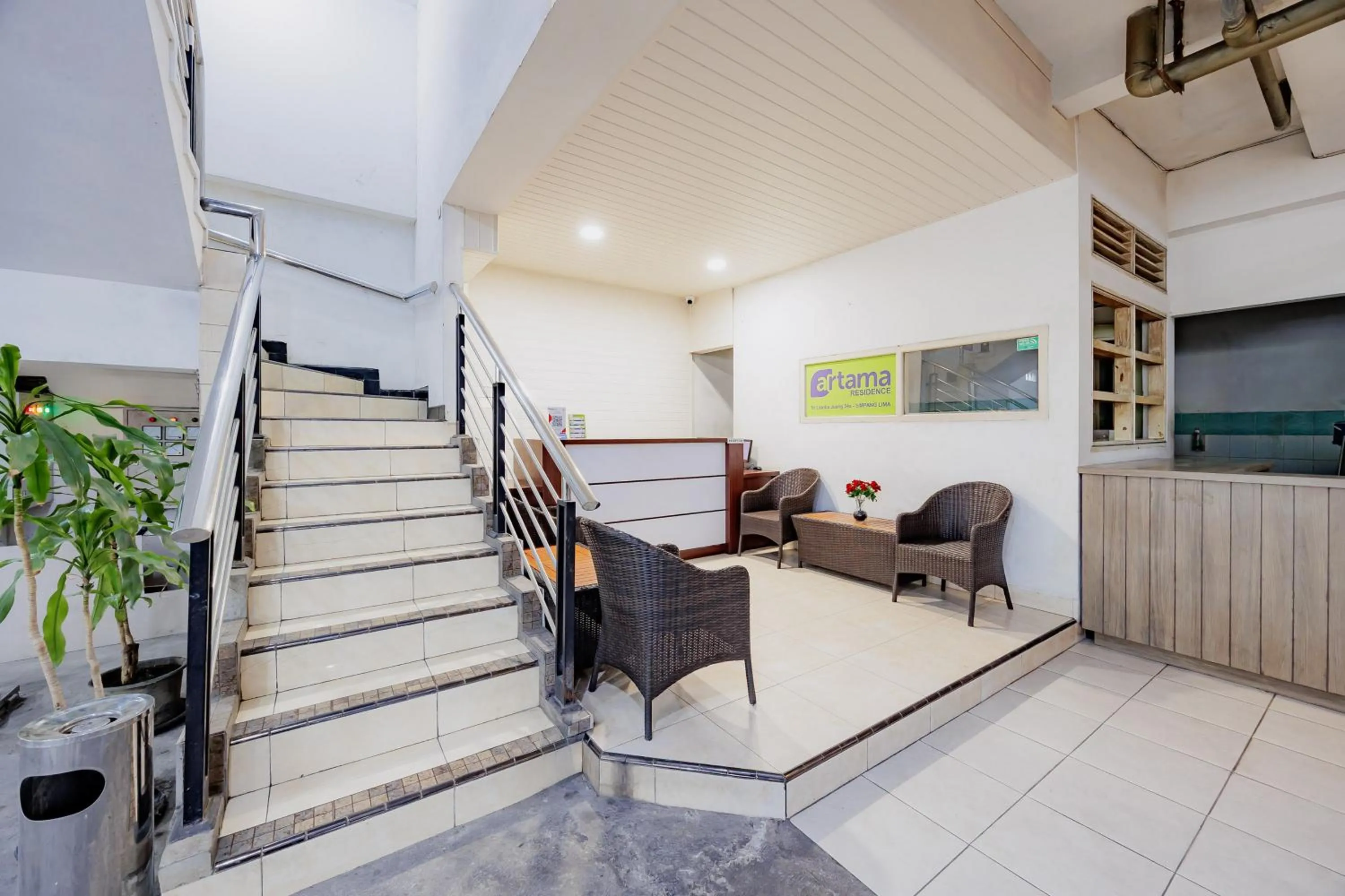 RedDoorz at Hotel Artama Pandanaran Semarang