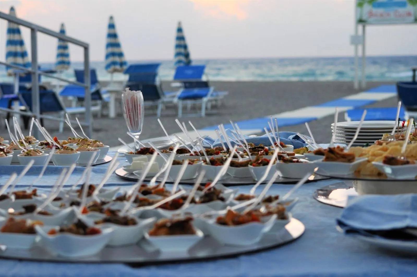 Food and drinks in Hotel Il Gabbiano Beach